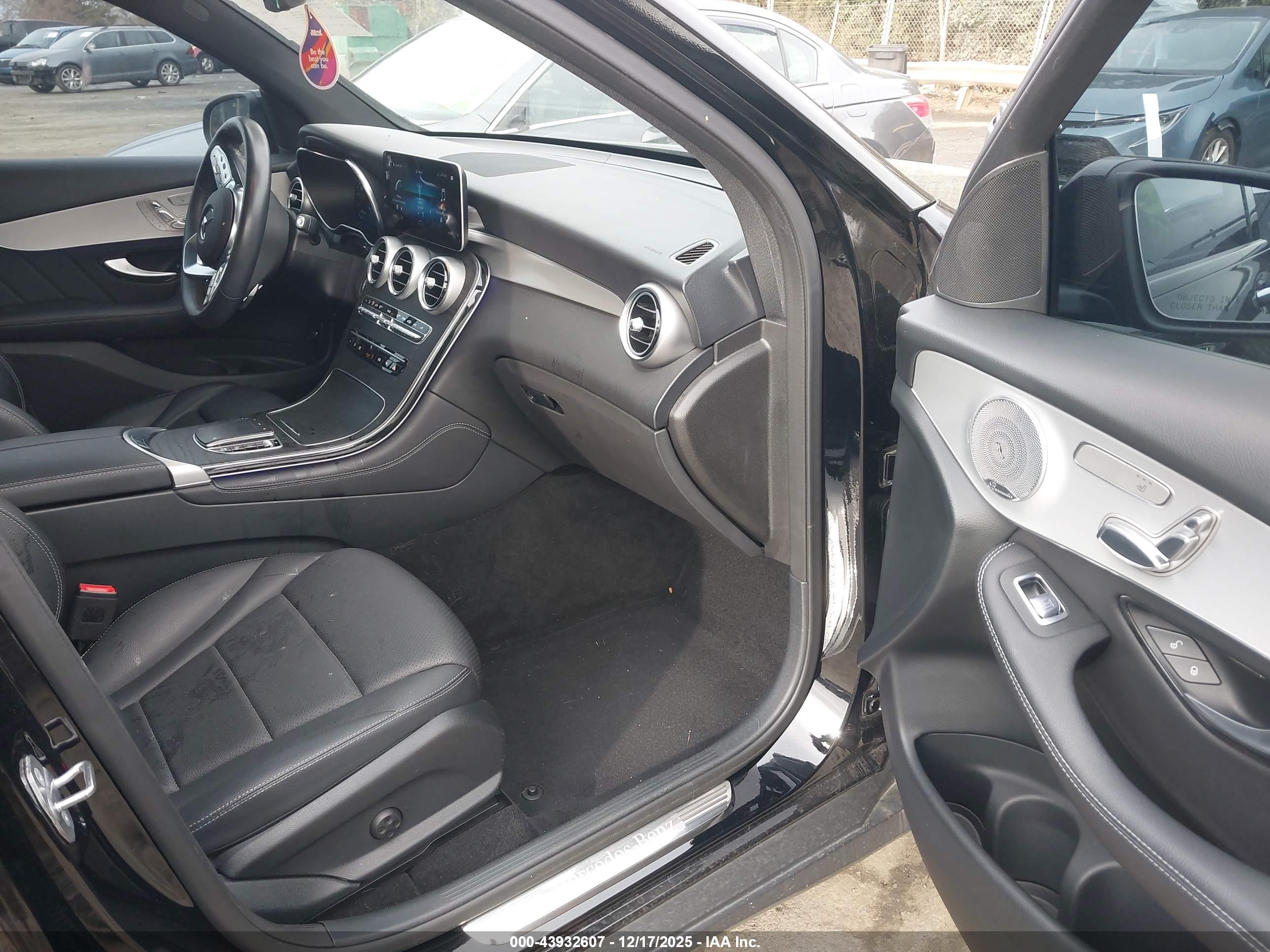 MERCEDES-BENZ GLC image 5