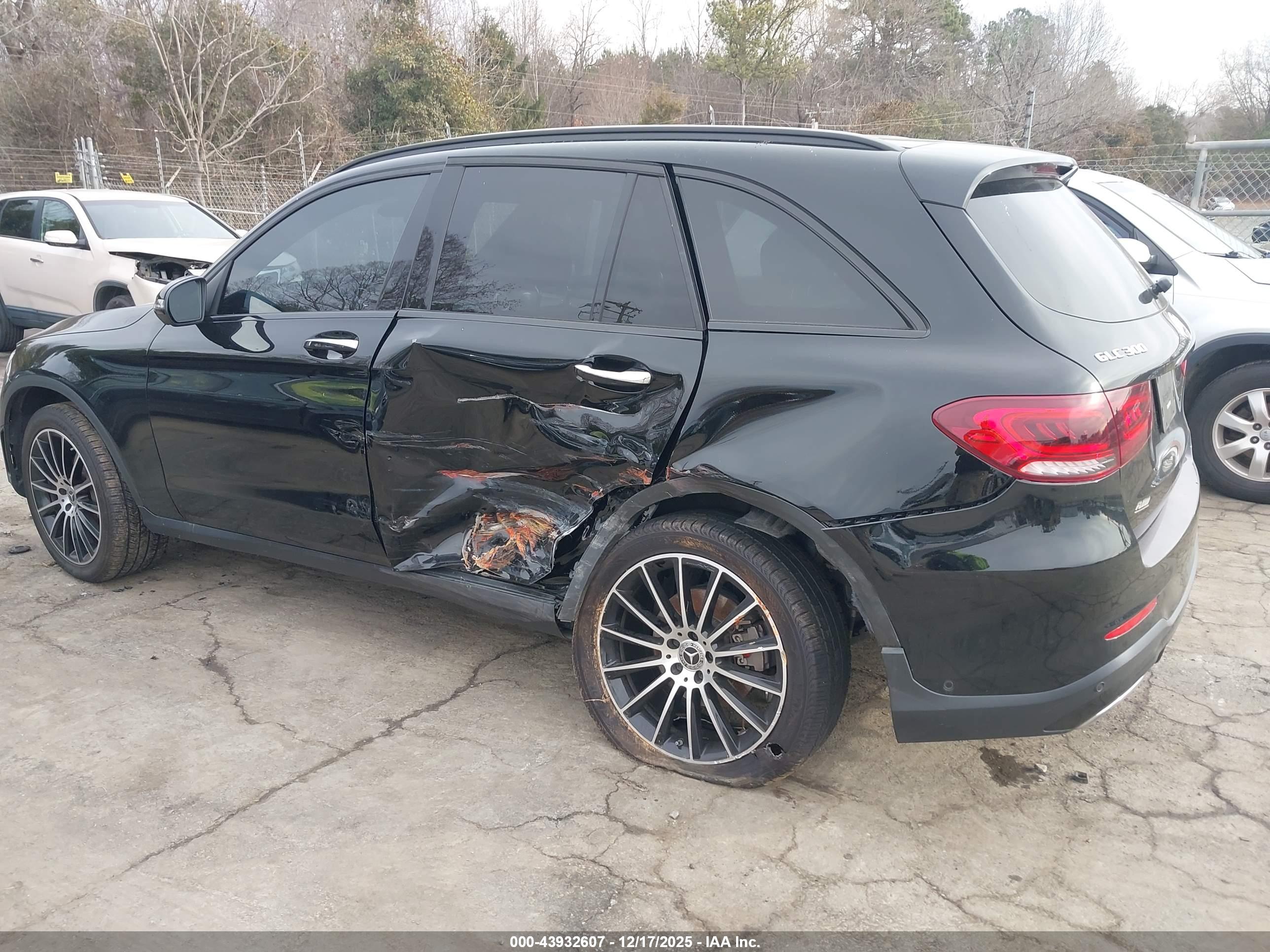 MERCEDES-BENZ GLC image 6