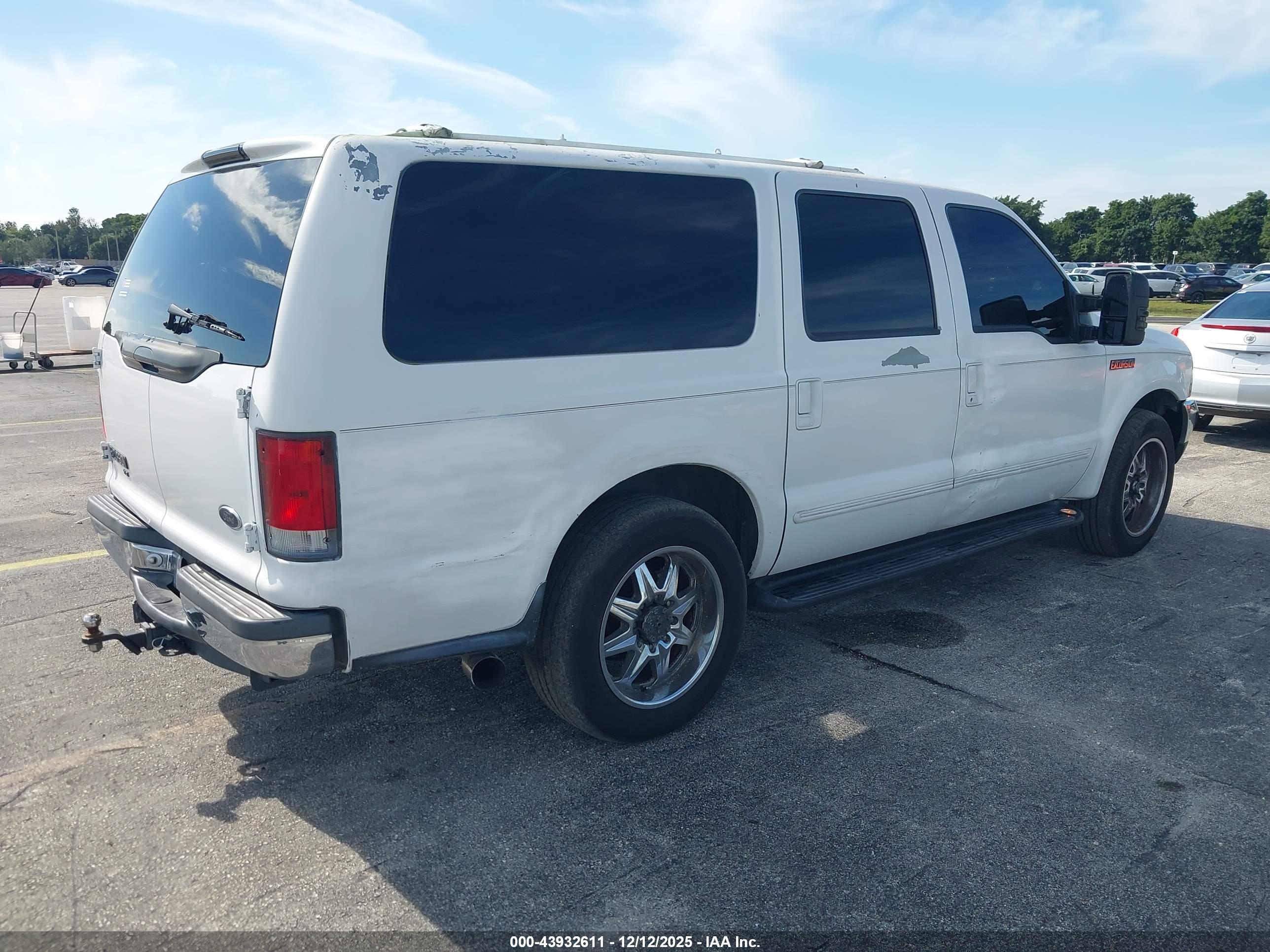 FORD EXCURSION image 4