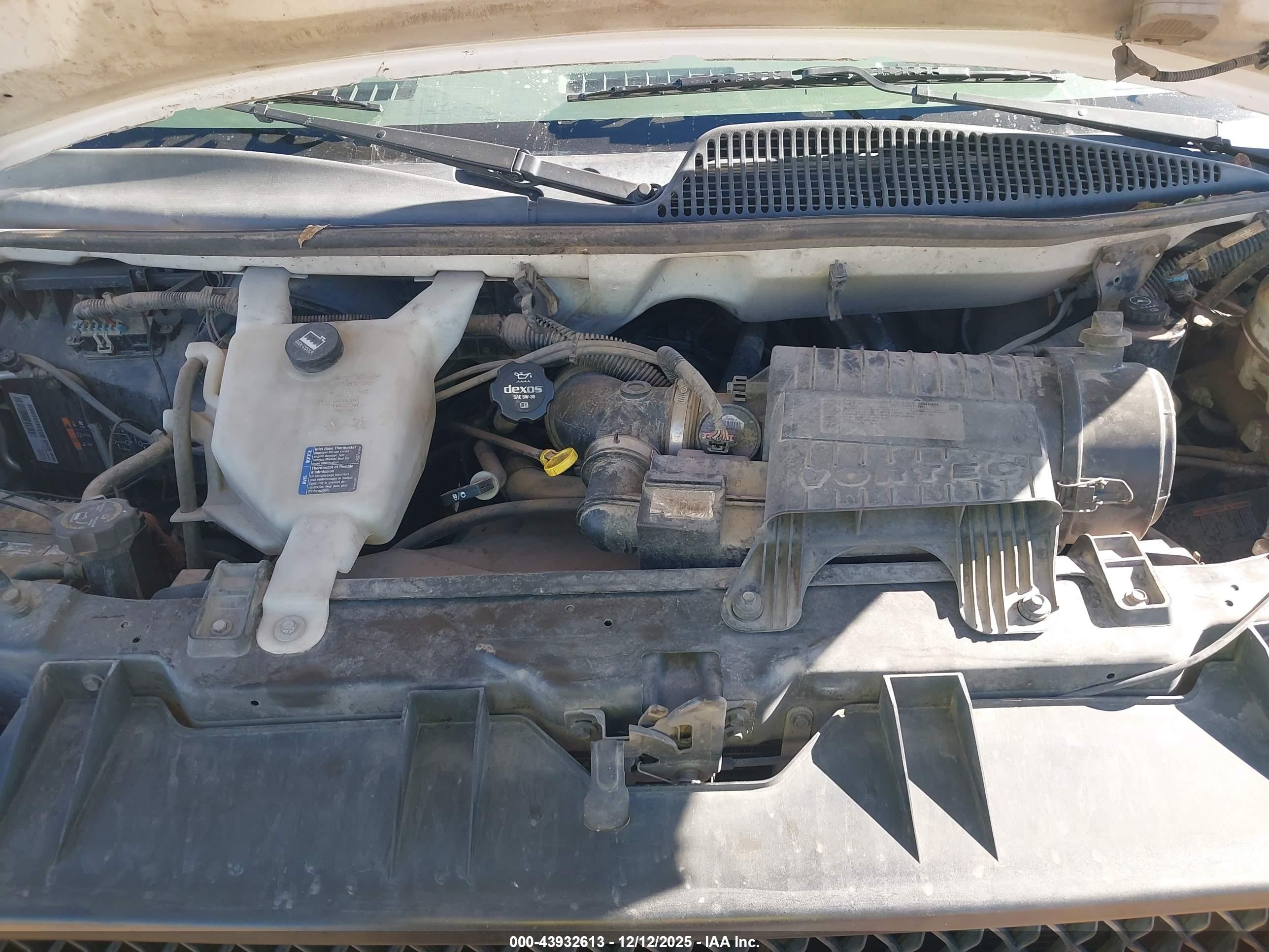 CHEVROLET EXPRESS image 10