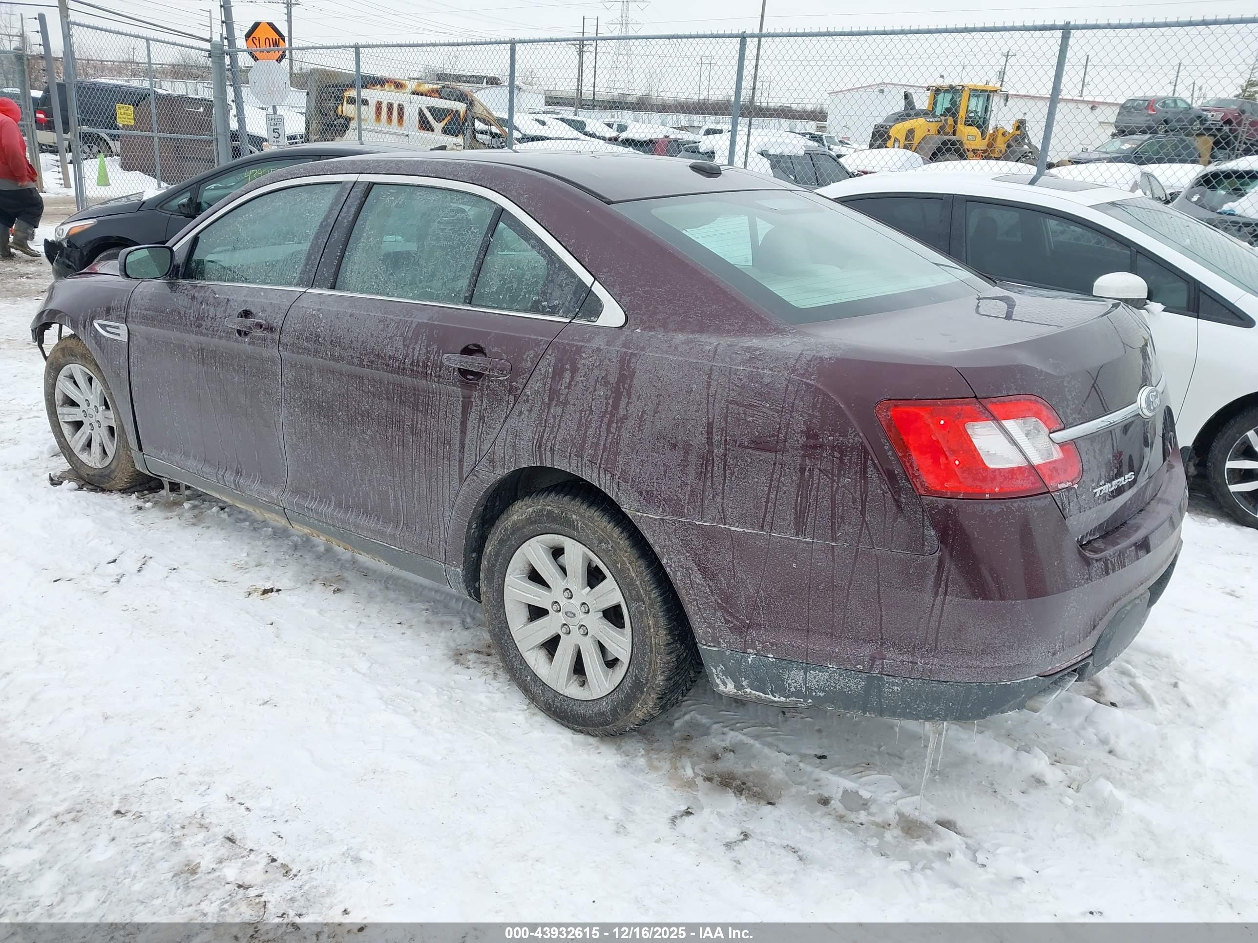FORD TAURUS image 3