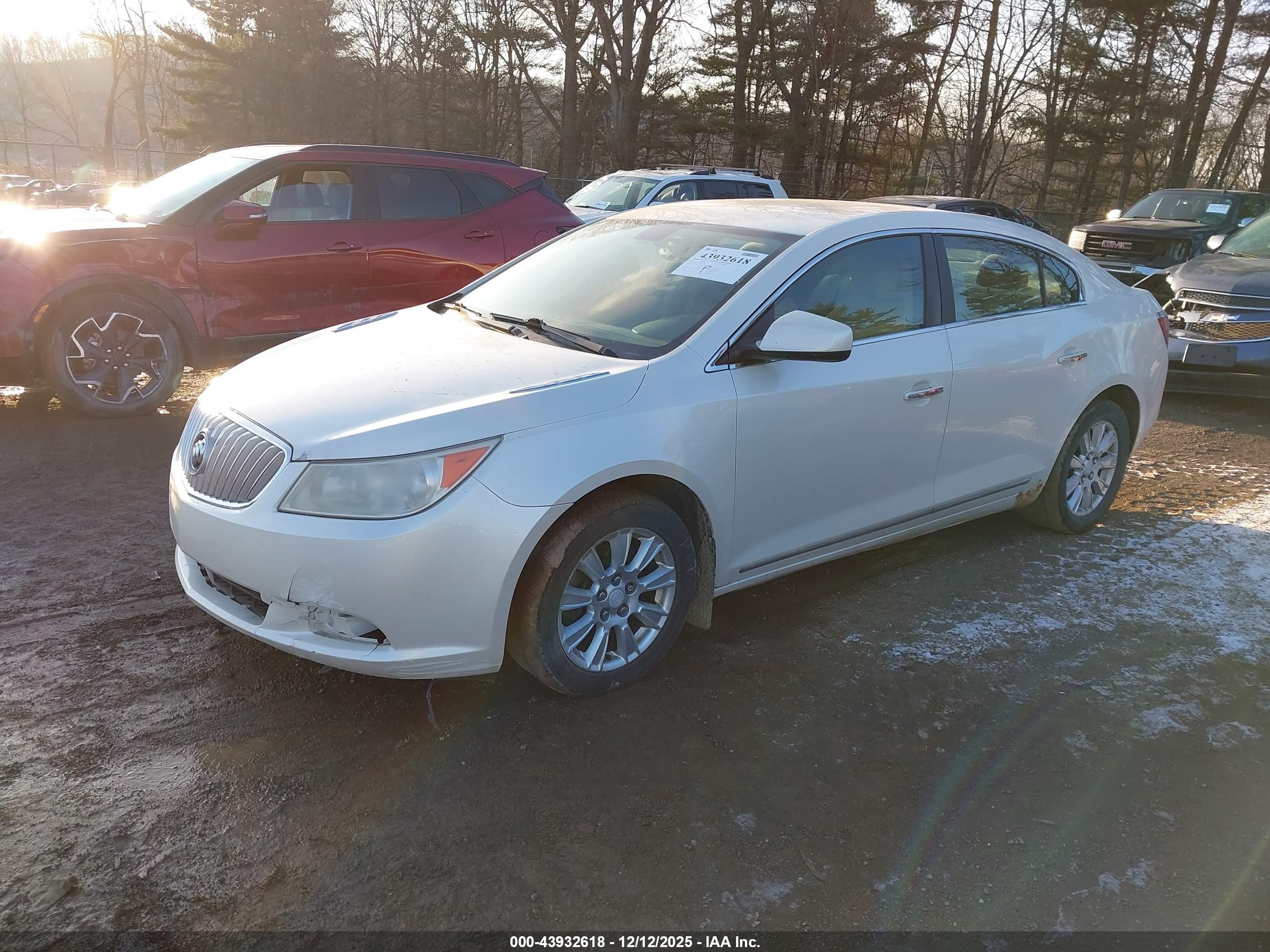BUICK LACROSSE image 2
