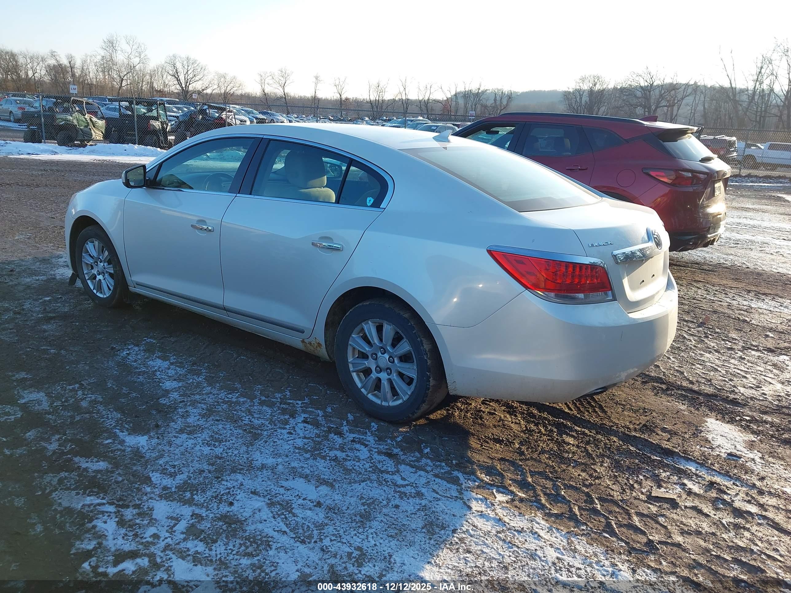 BUICK LACROSSE image 3