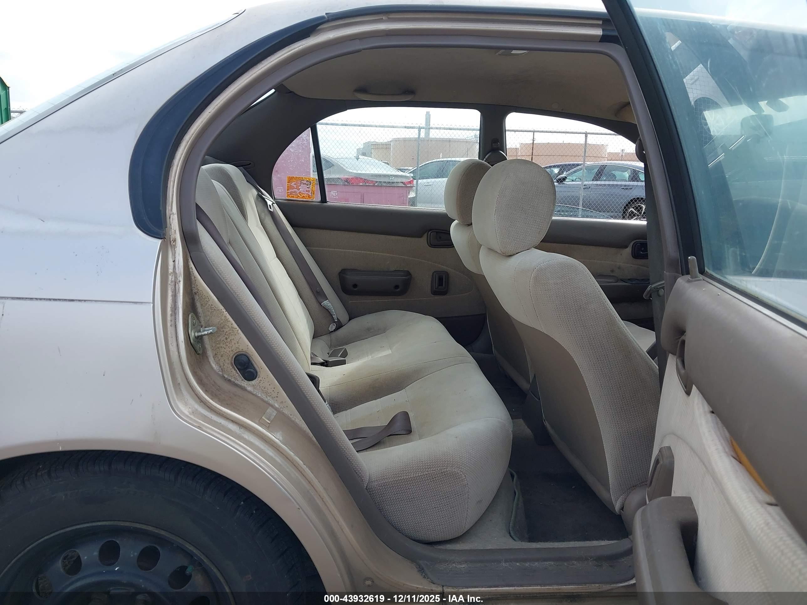 TOYOTA COROLLA image 8