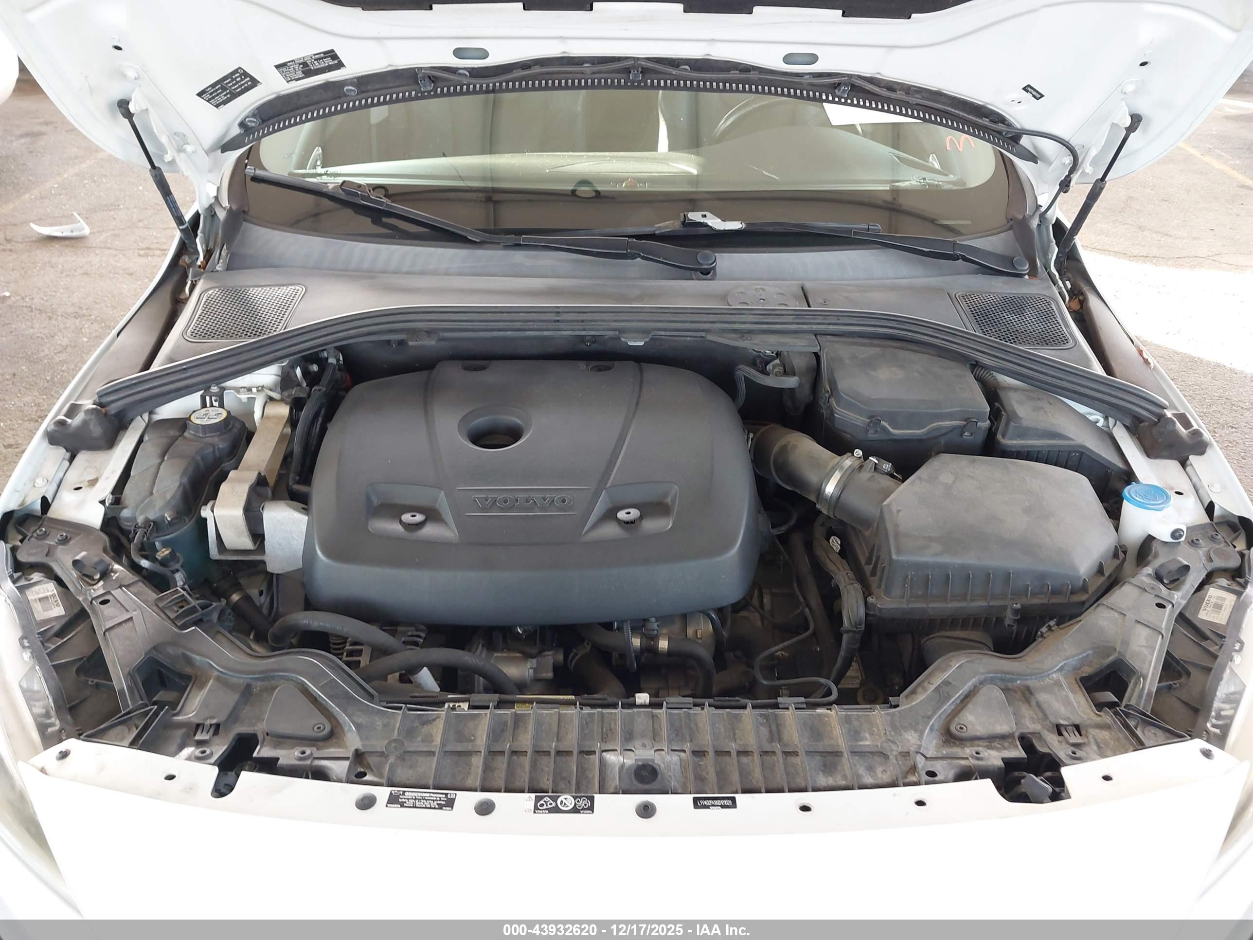 VOLVO S60 image 10