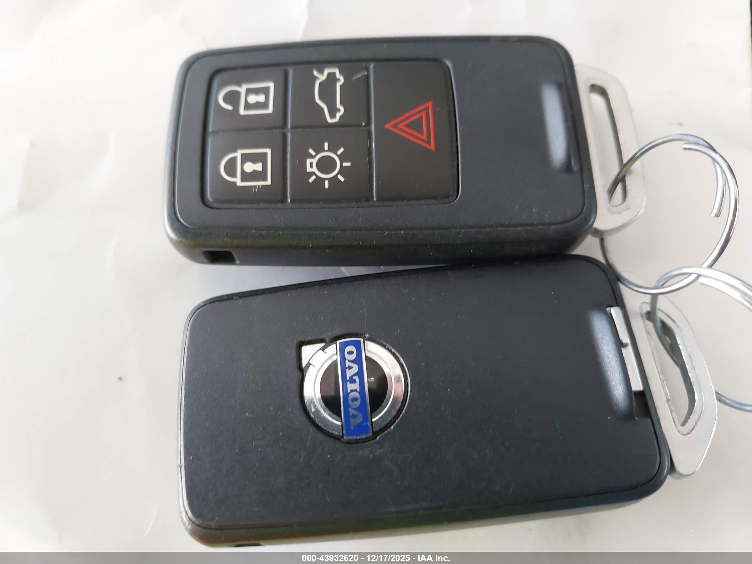 VOLVO S60 image 11