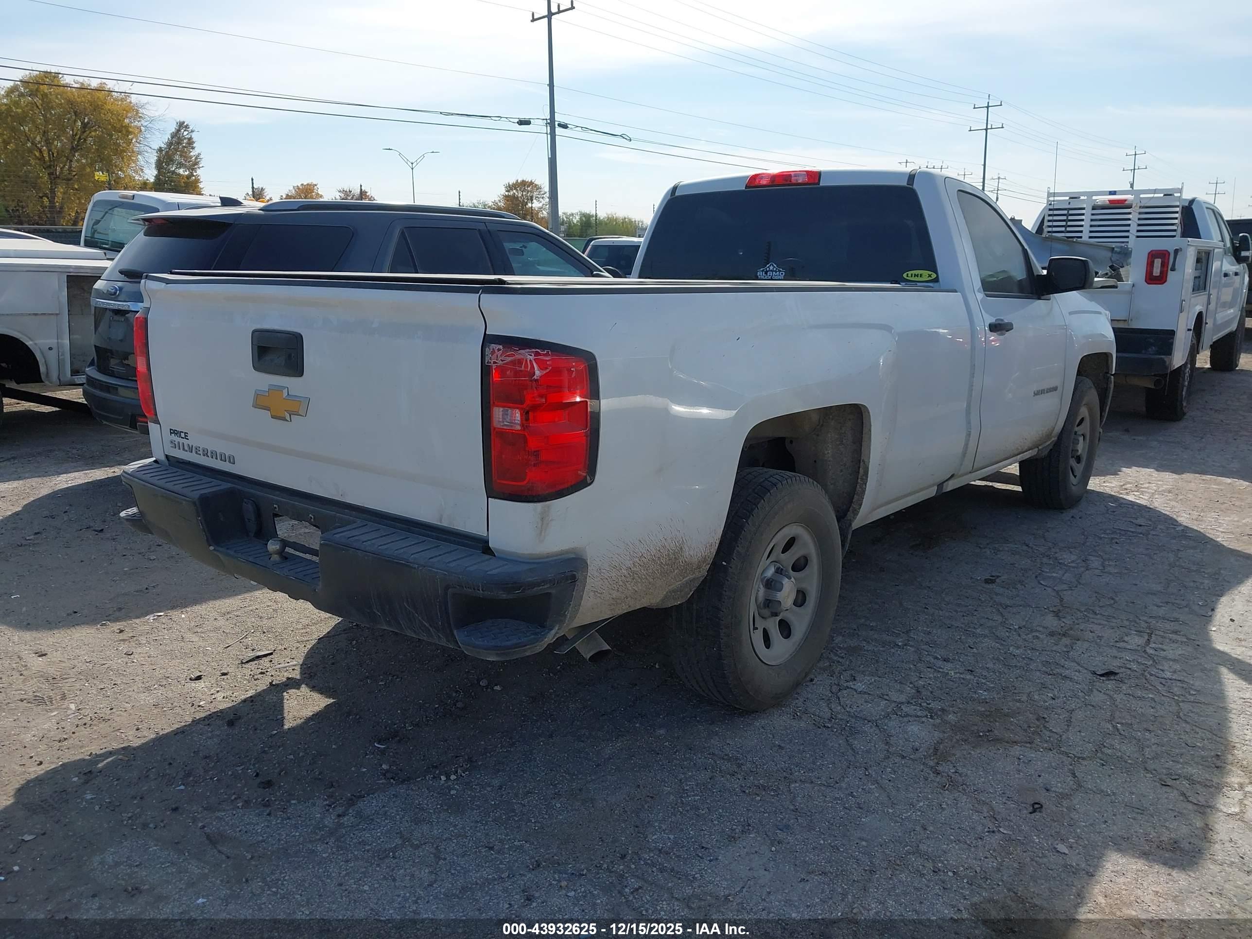 CHEVROLET SILVERADO image 4