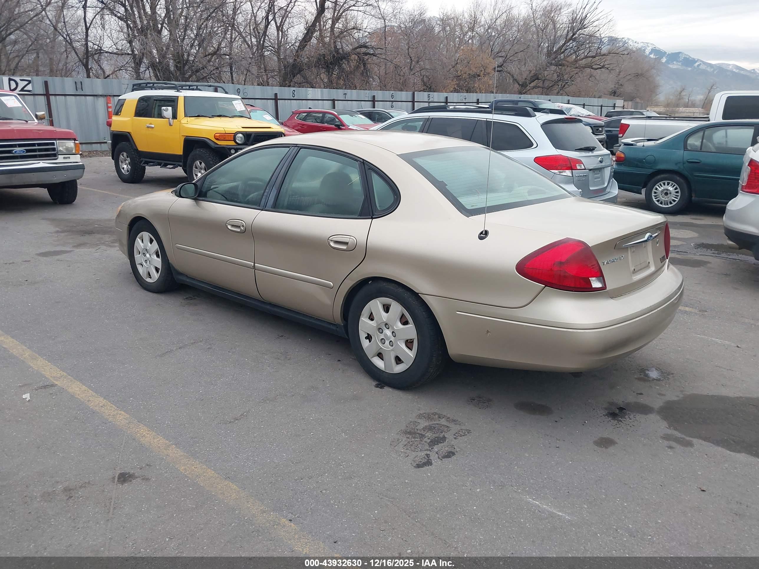 FORD TAURUS image 3