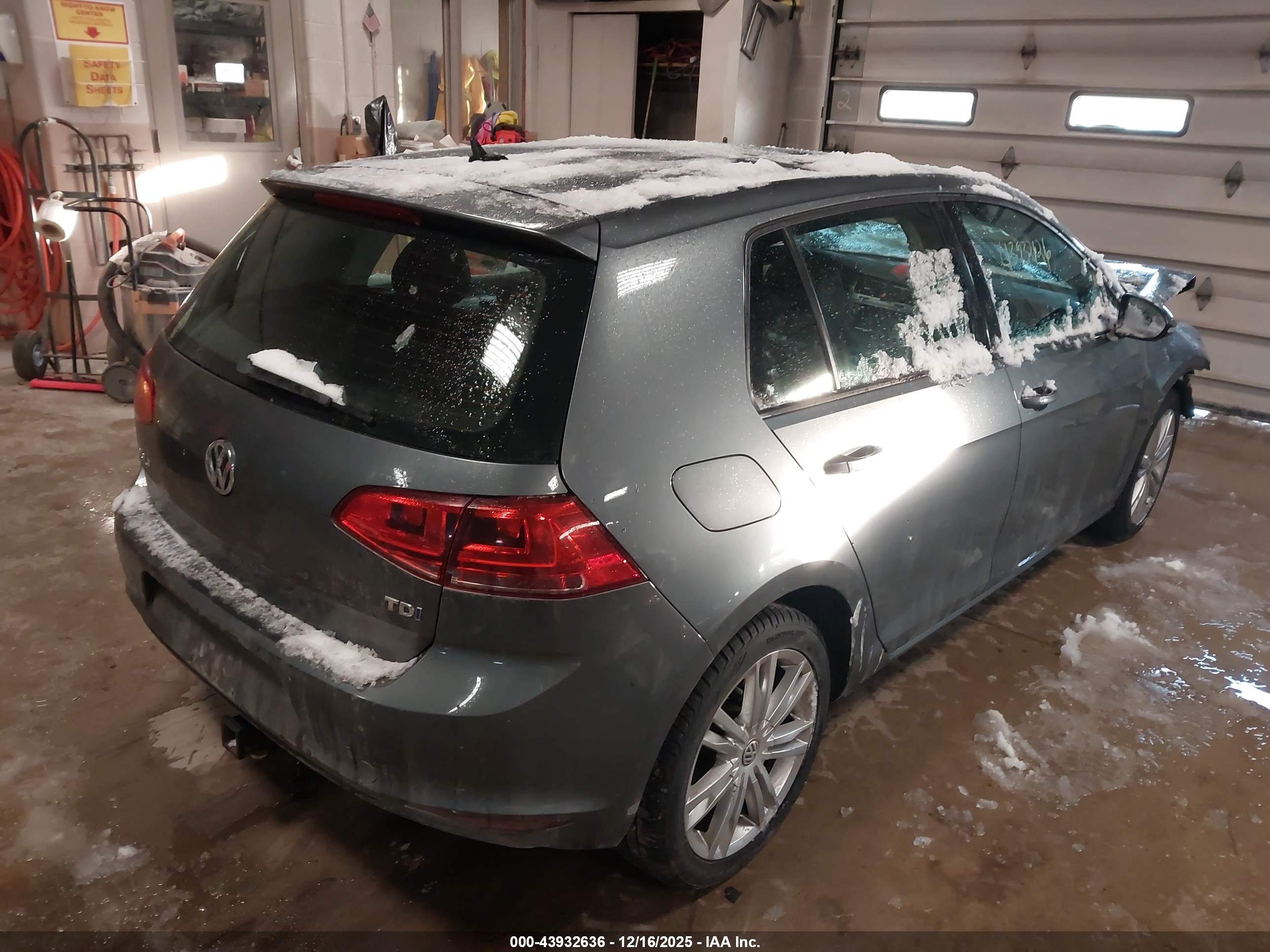 VOLKSWAGEN GOLF image 4