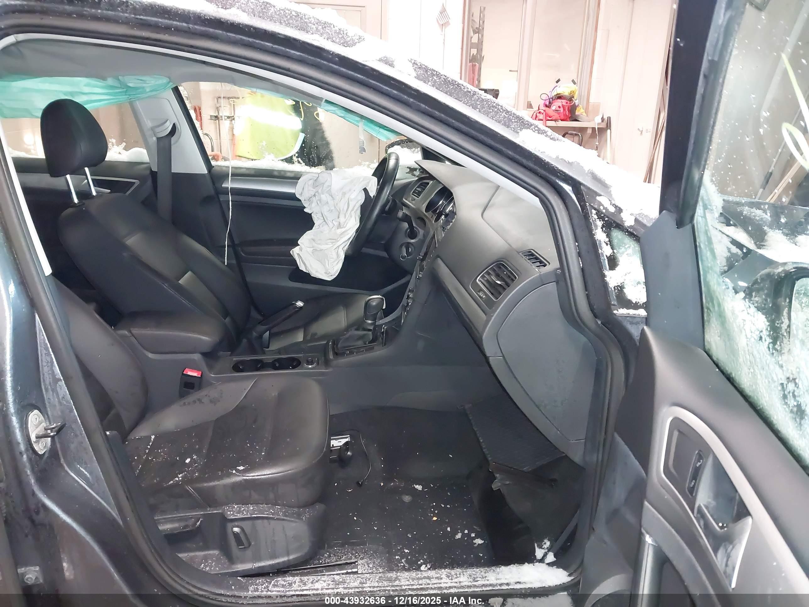 VOLKSWAGEN GOLF image 5