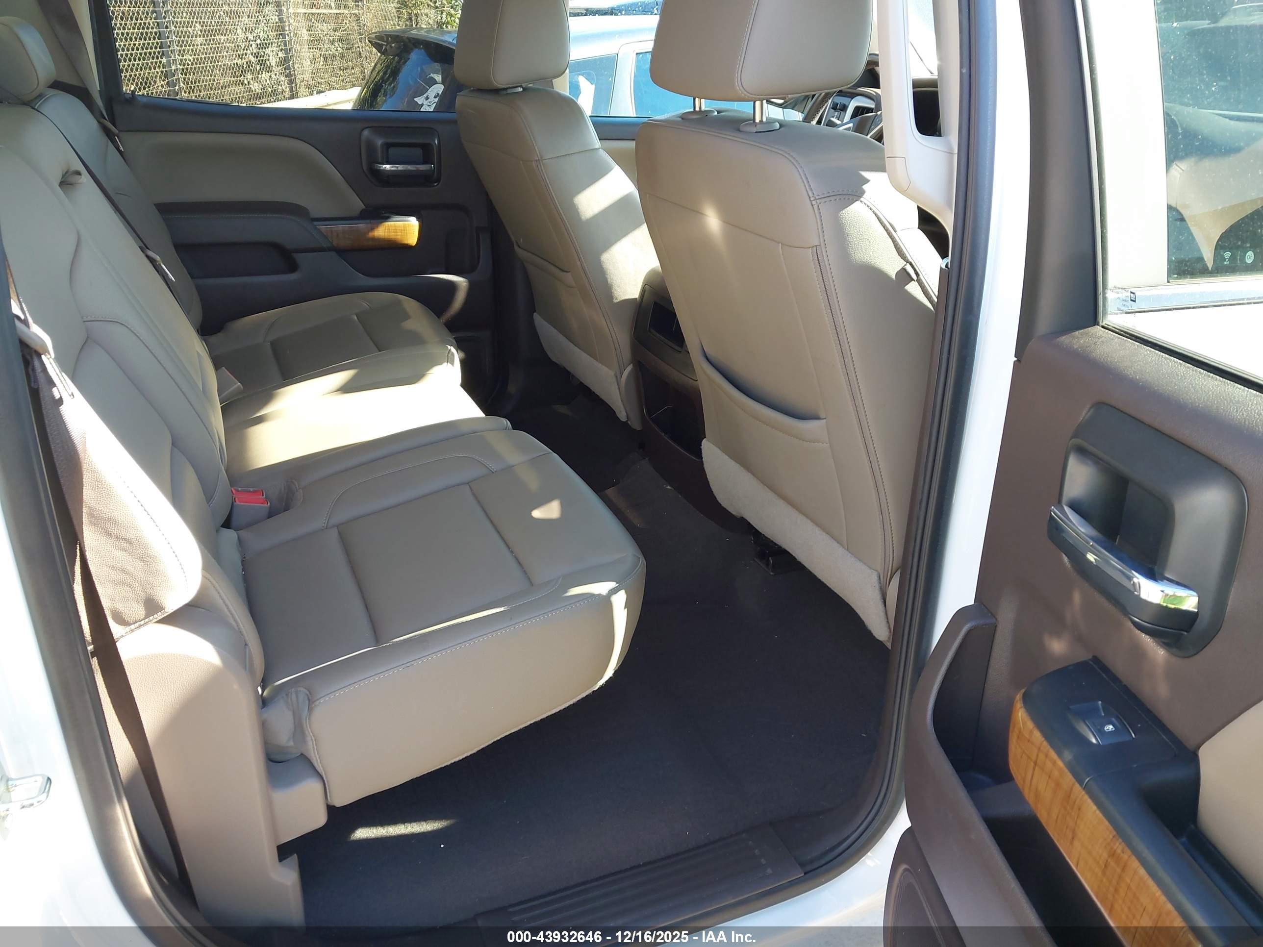 GMC SIERRA image 8