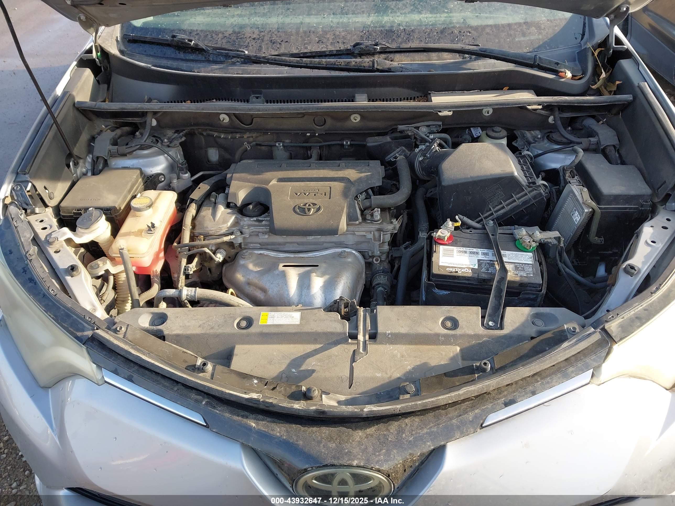 TOYOTA RAV4 image 10