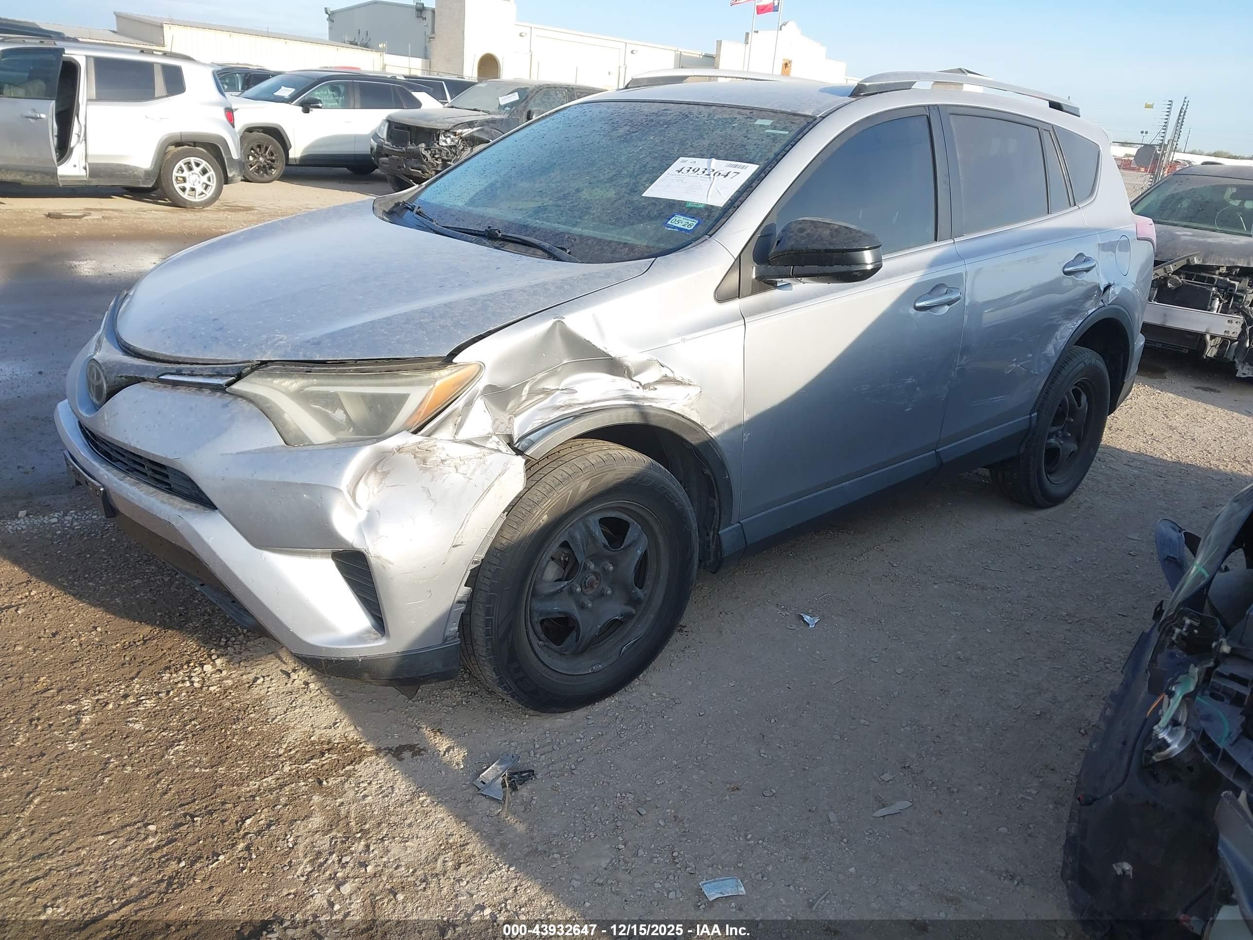 TOYOTA RAV4 image 2