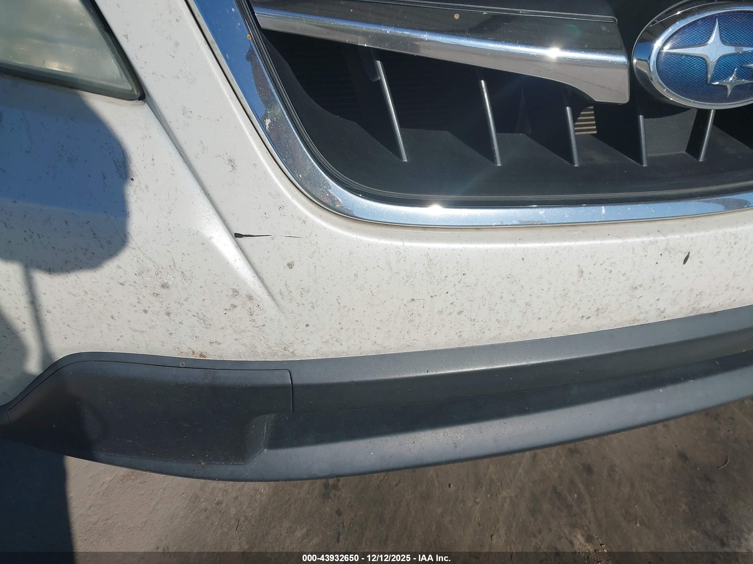 SUBARU OUTBACK image 6