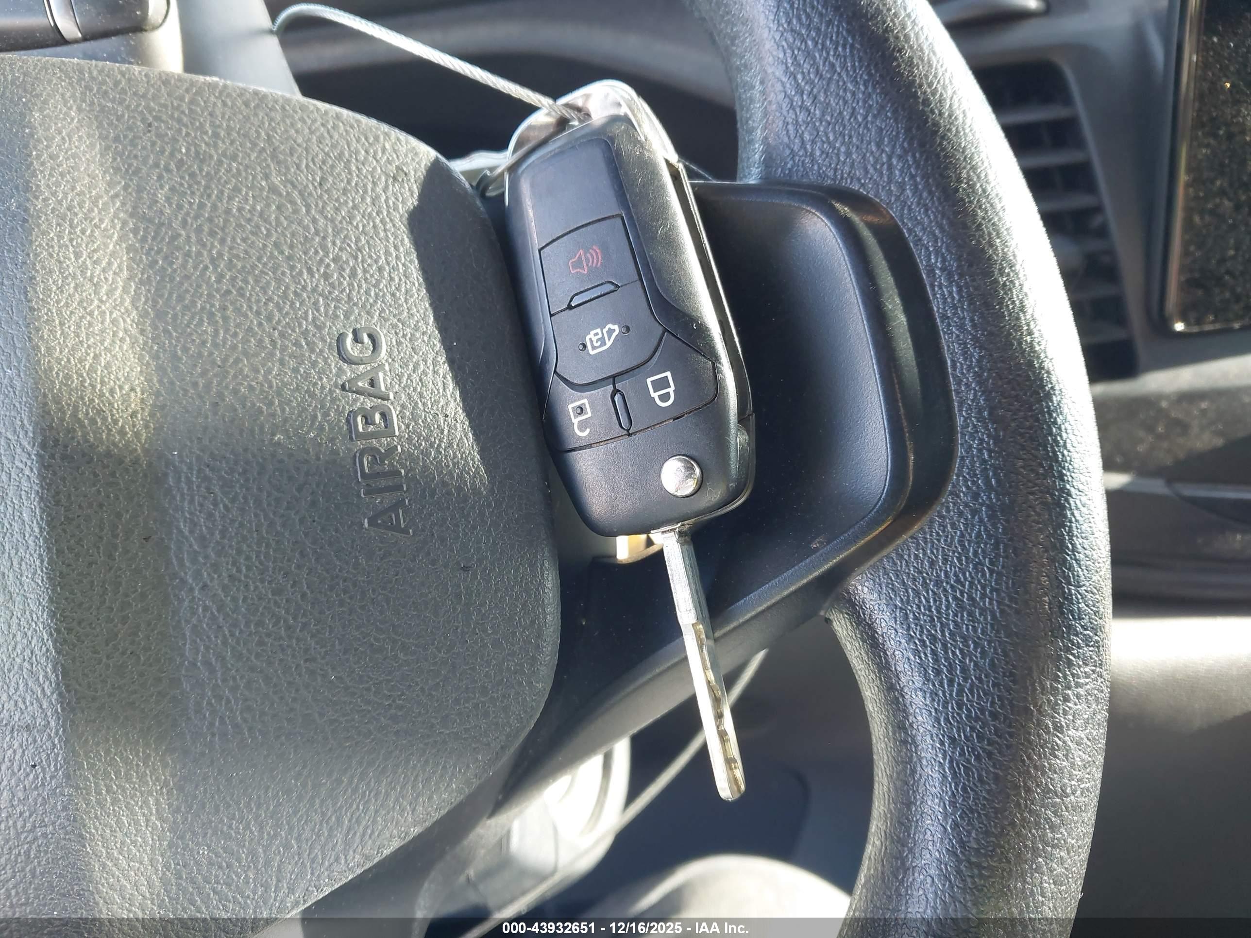 FORD E-TRANSIT-350 image 11