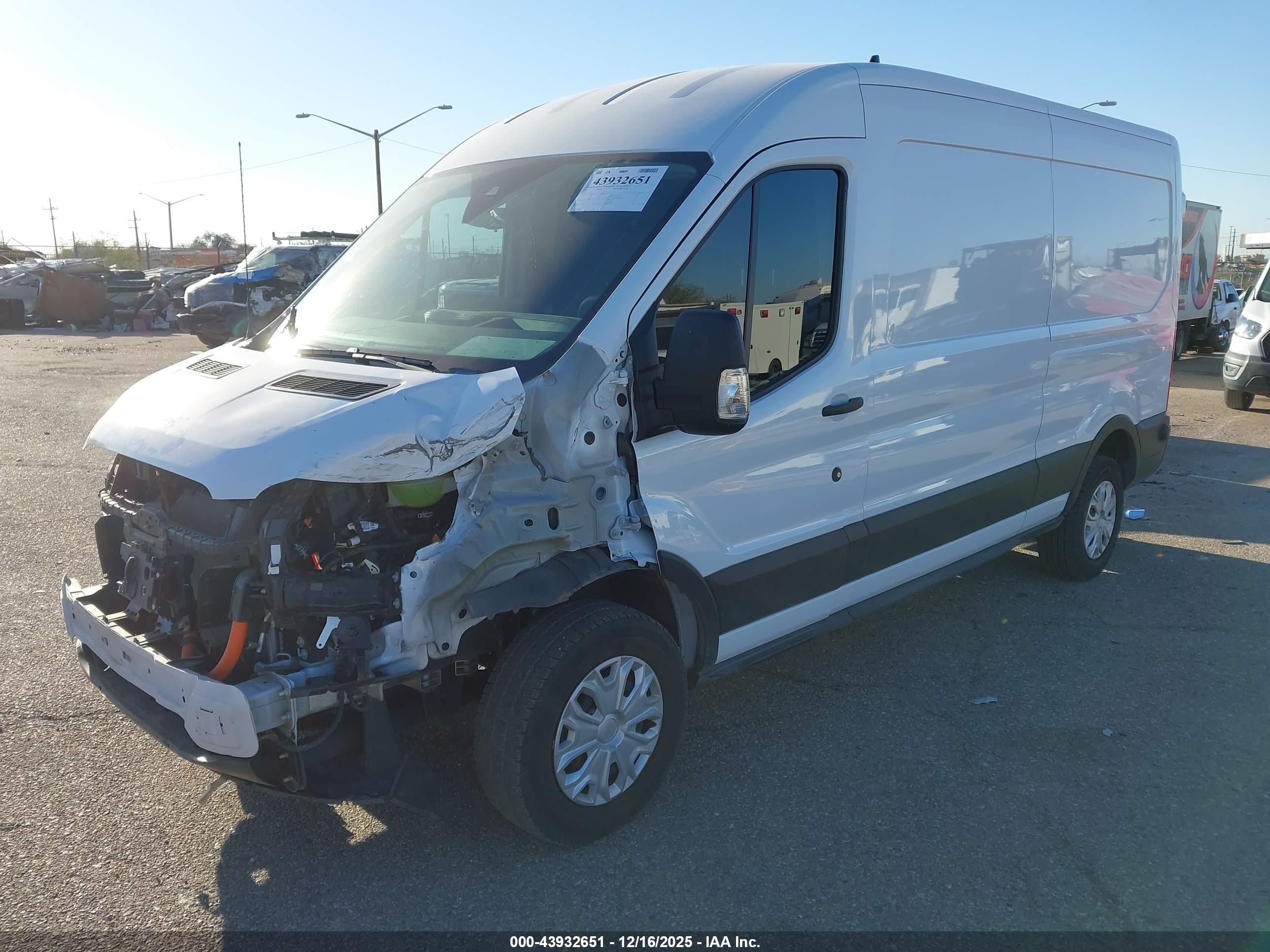 FORD E-TRANSIT-350 image 2