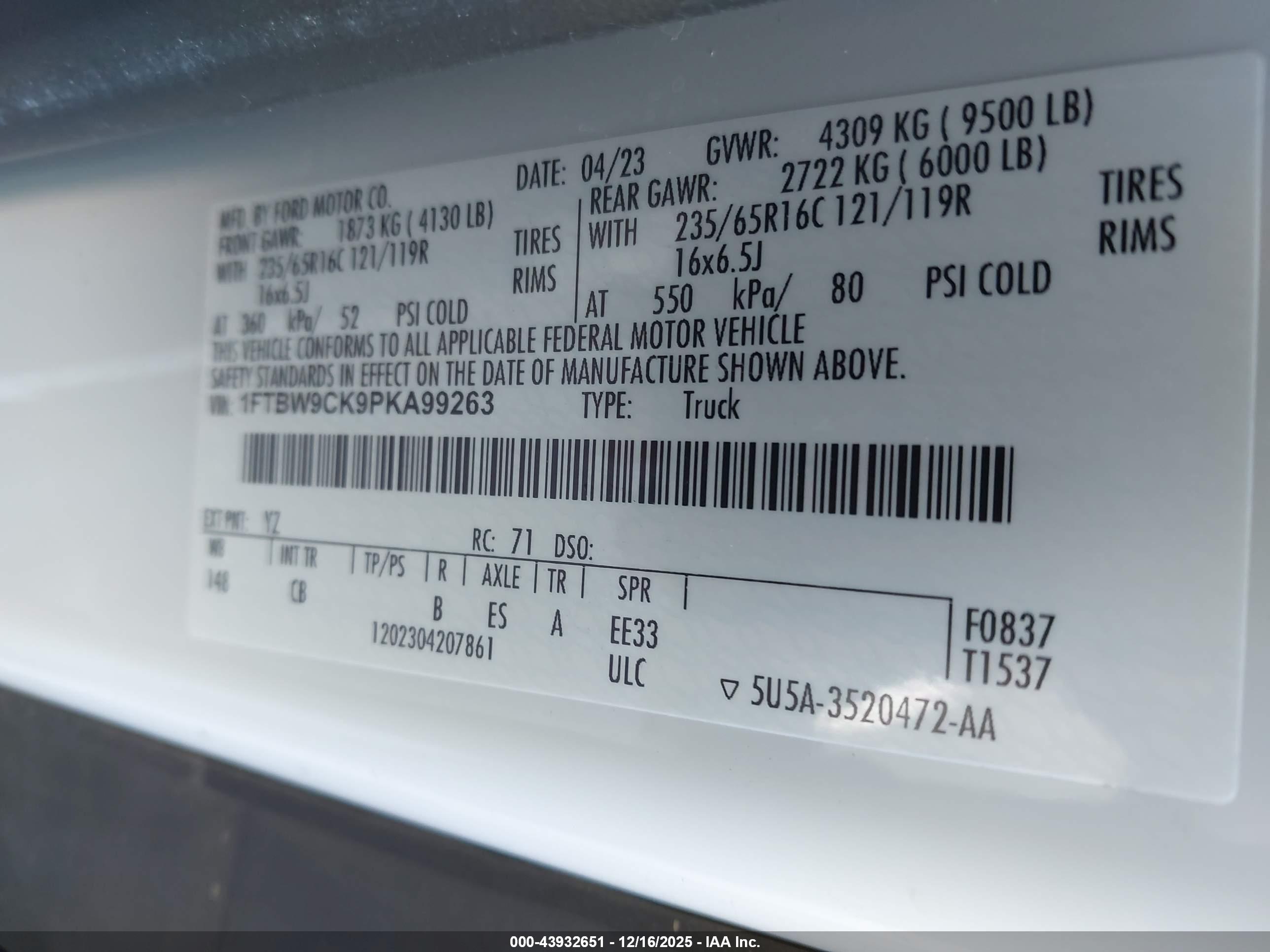 FORD E-TRANSIT-350 image 9