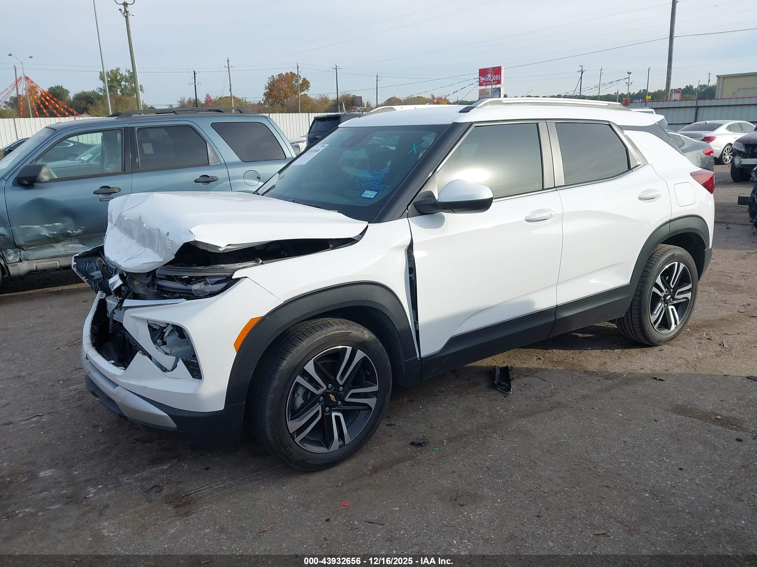 CHEVROLET TRAILBLAZER image 2