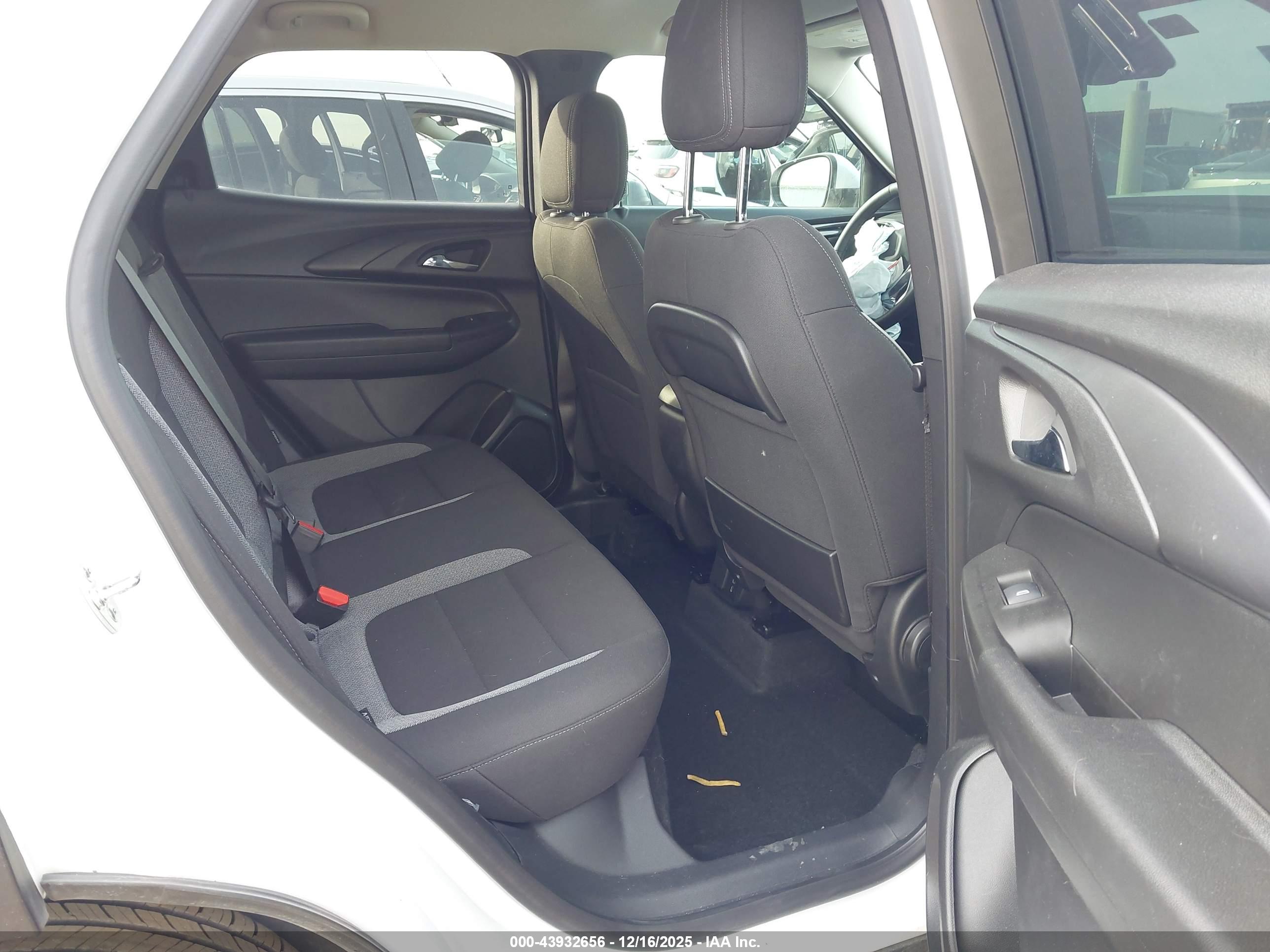 CHEVROLET TRAILBLAZER image 8