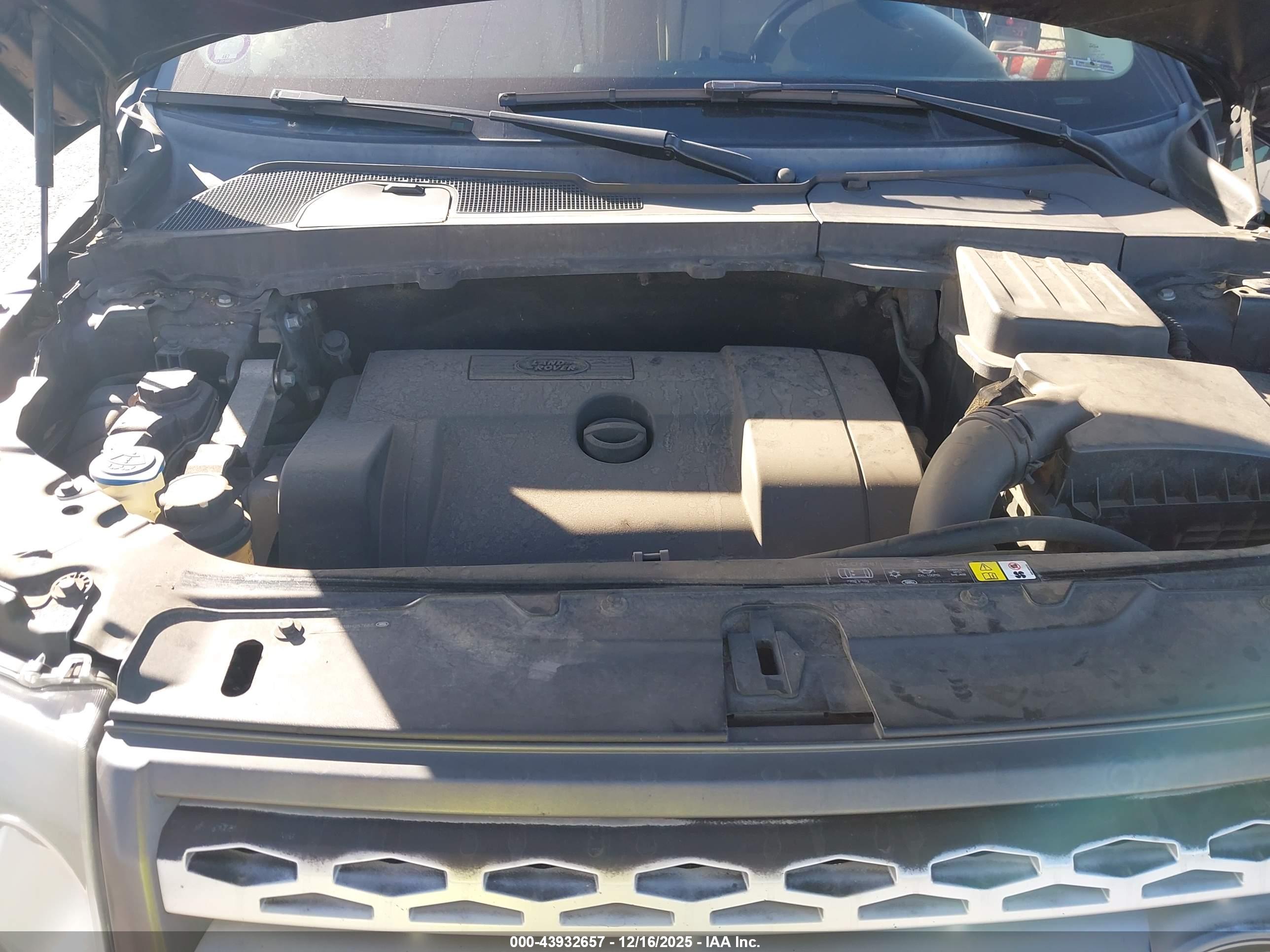 LAND ROVER image 10