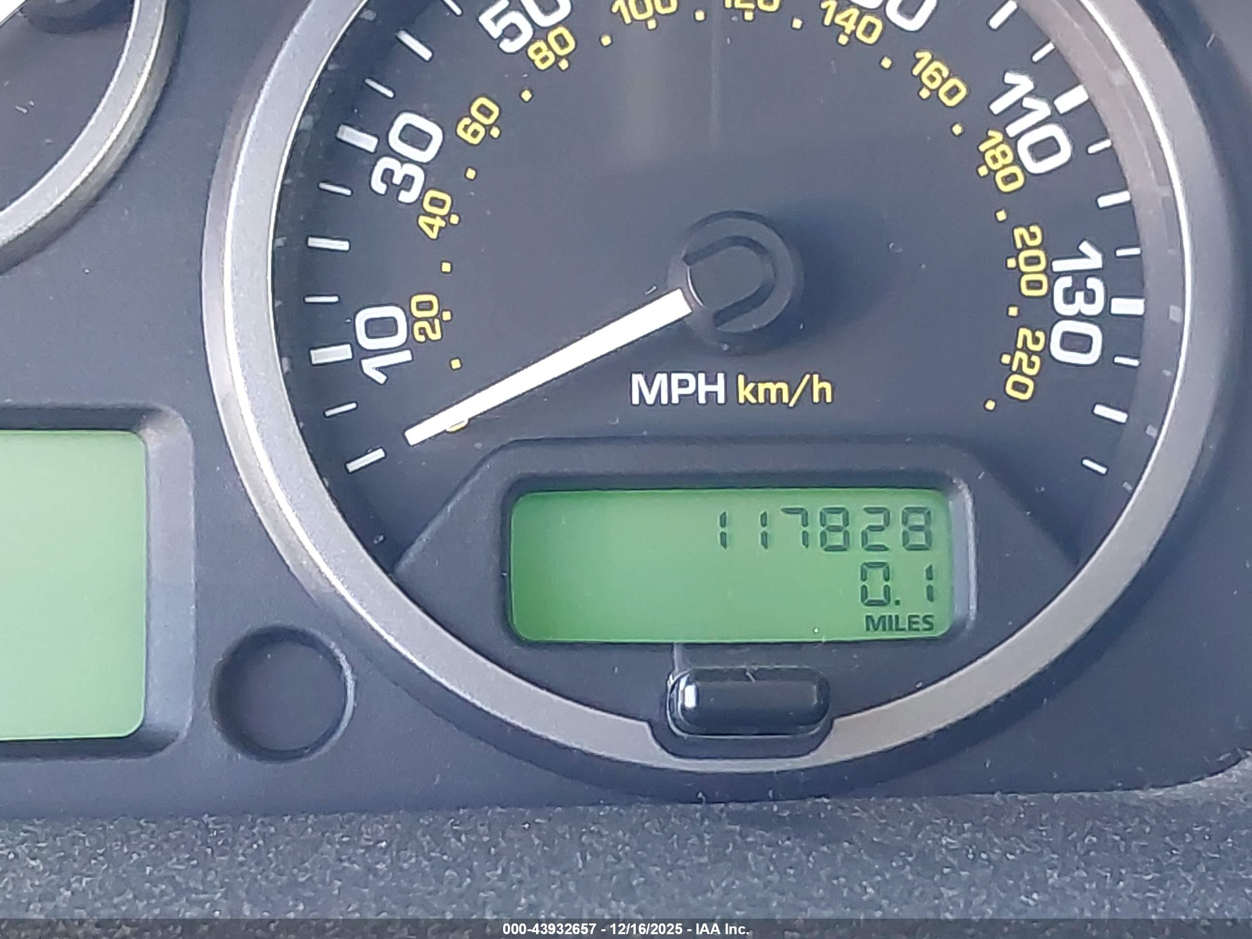 LAND ROVER image 7