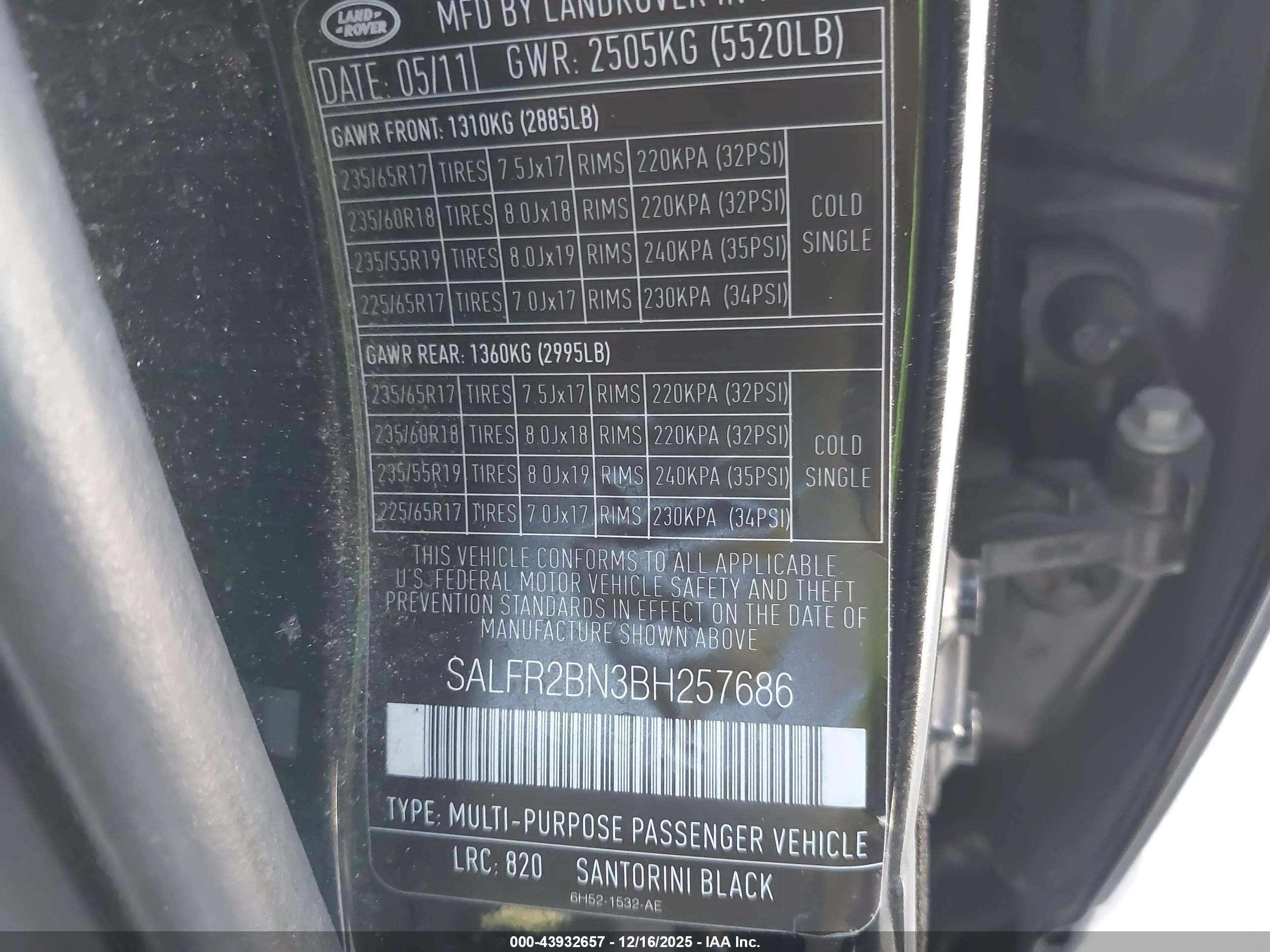 LAND ROVER image 9
