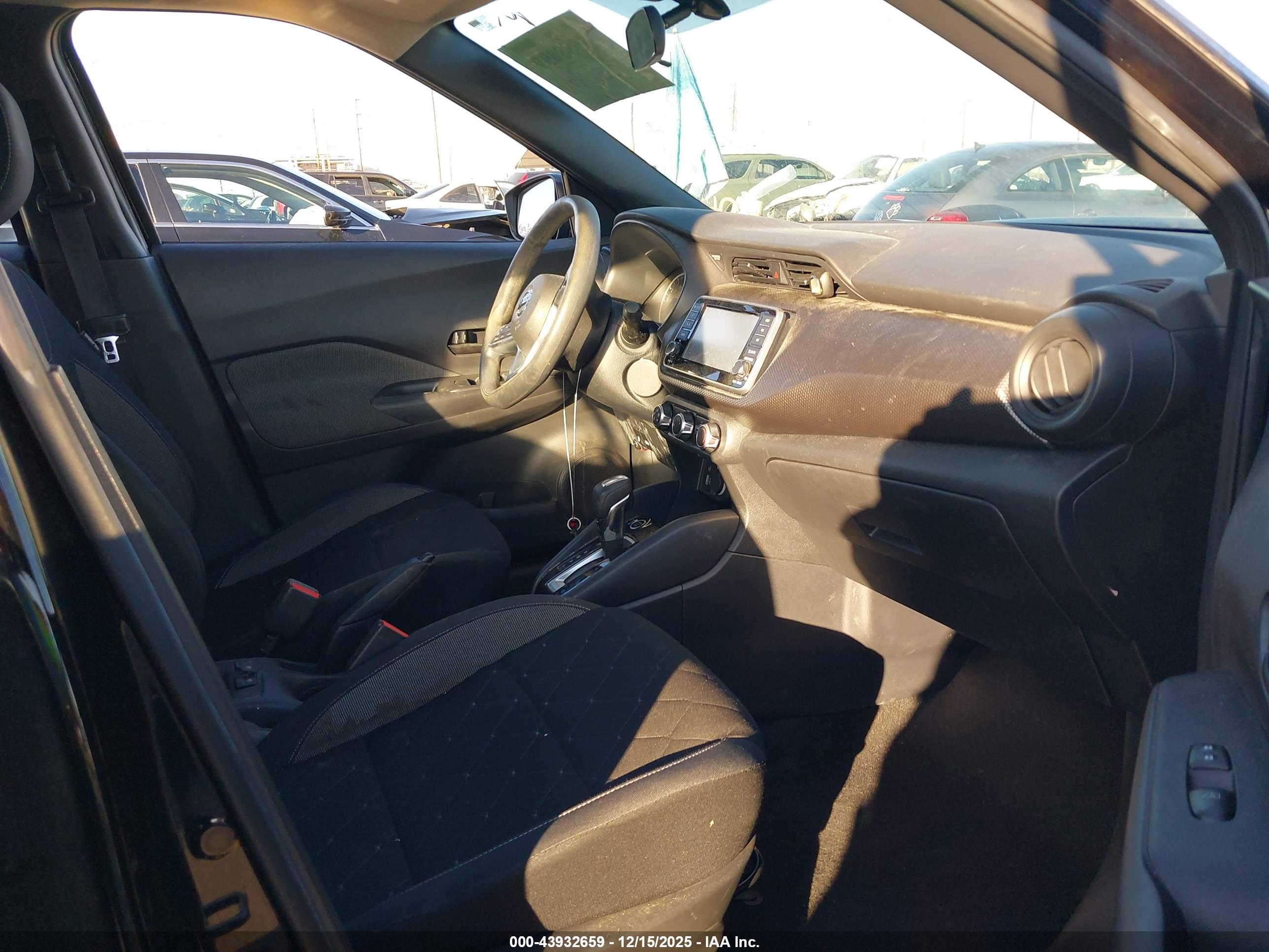 NISSAN KICKS image 5