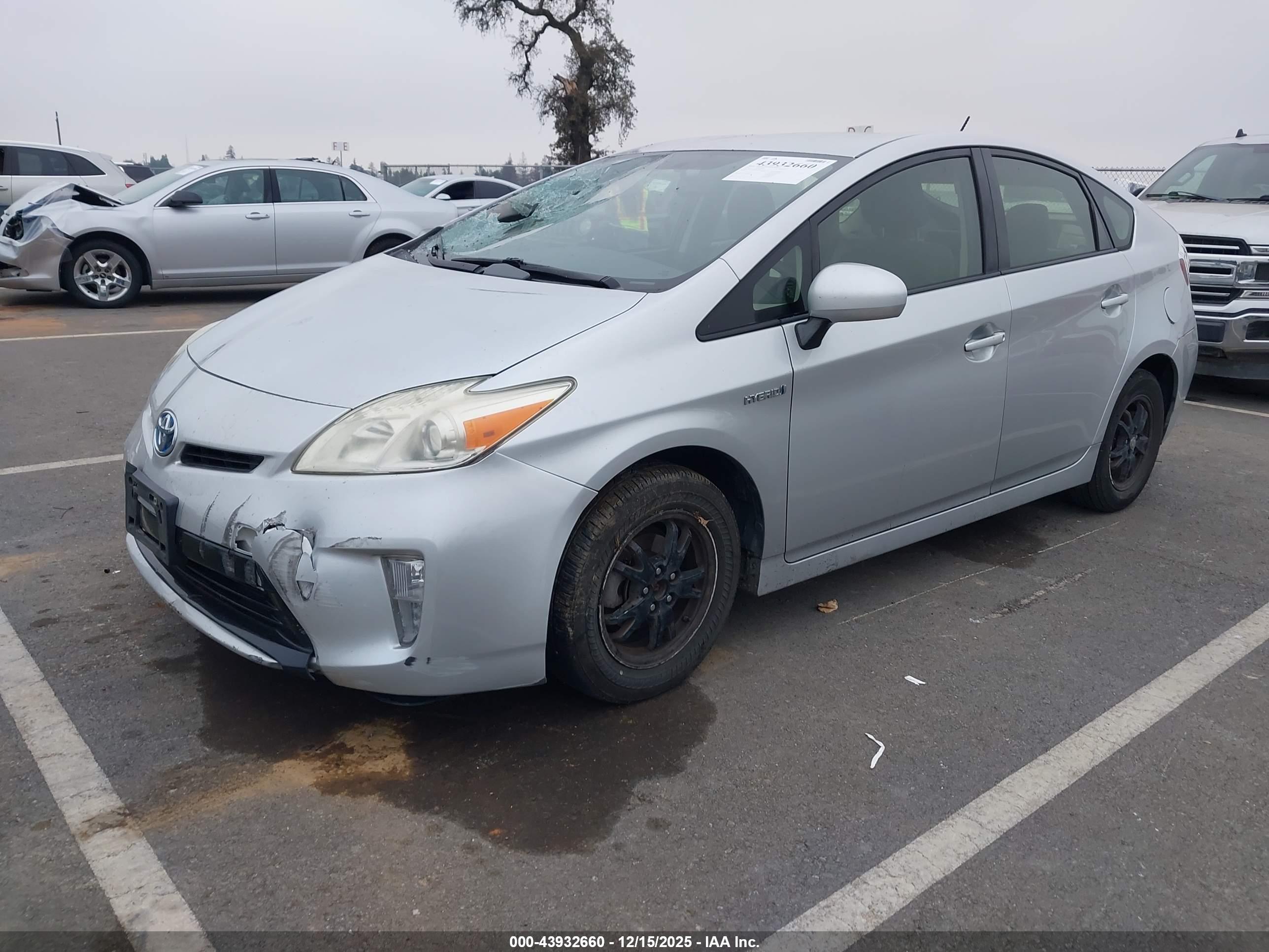 TOYOTA PRIUS image 2