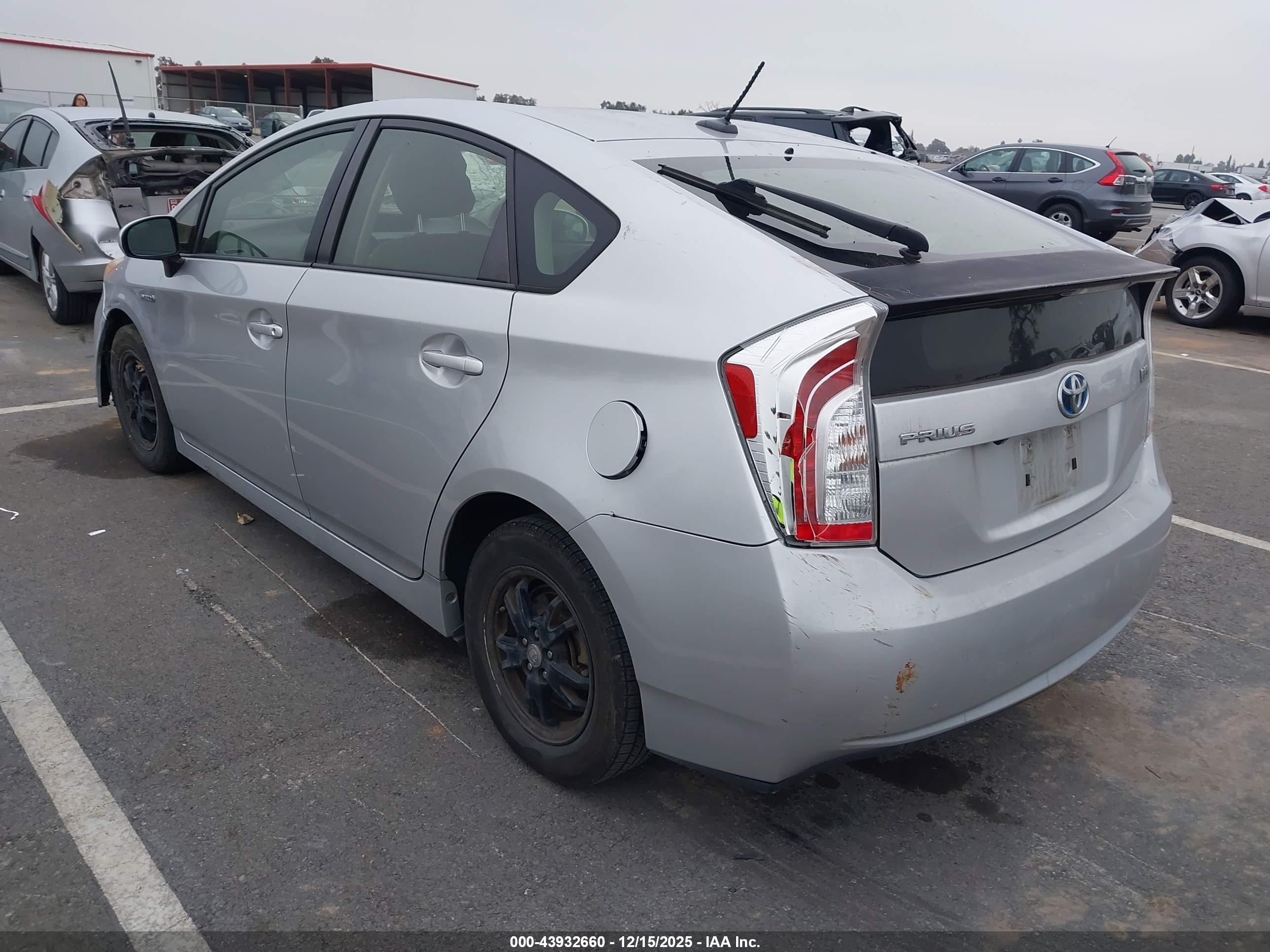 TOYOTA PRIUS image 3