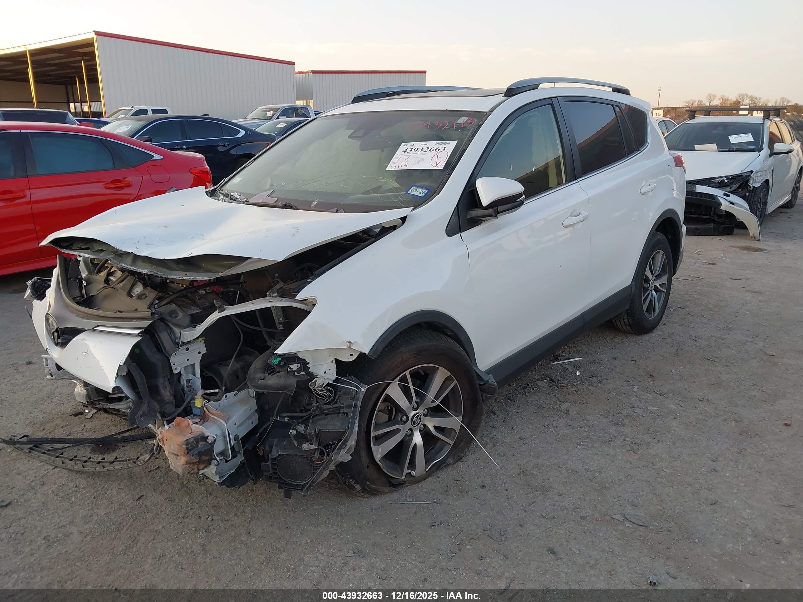 TOYOTA RAV4 image 2