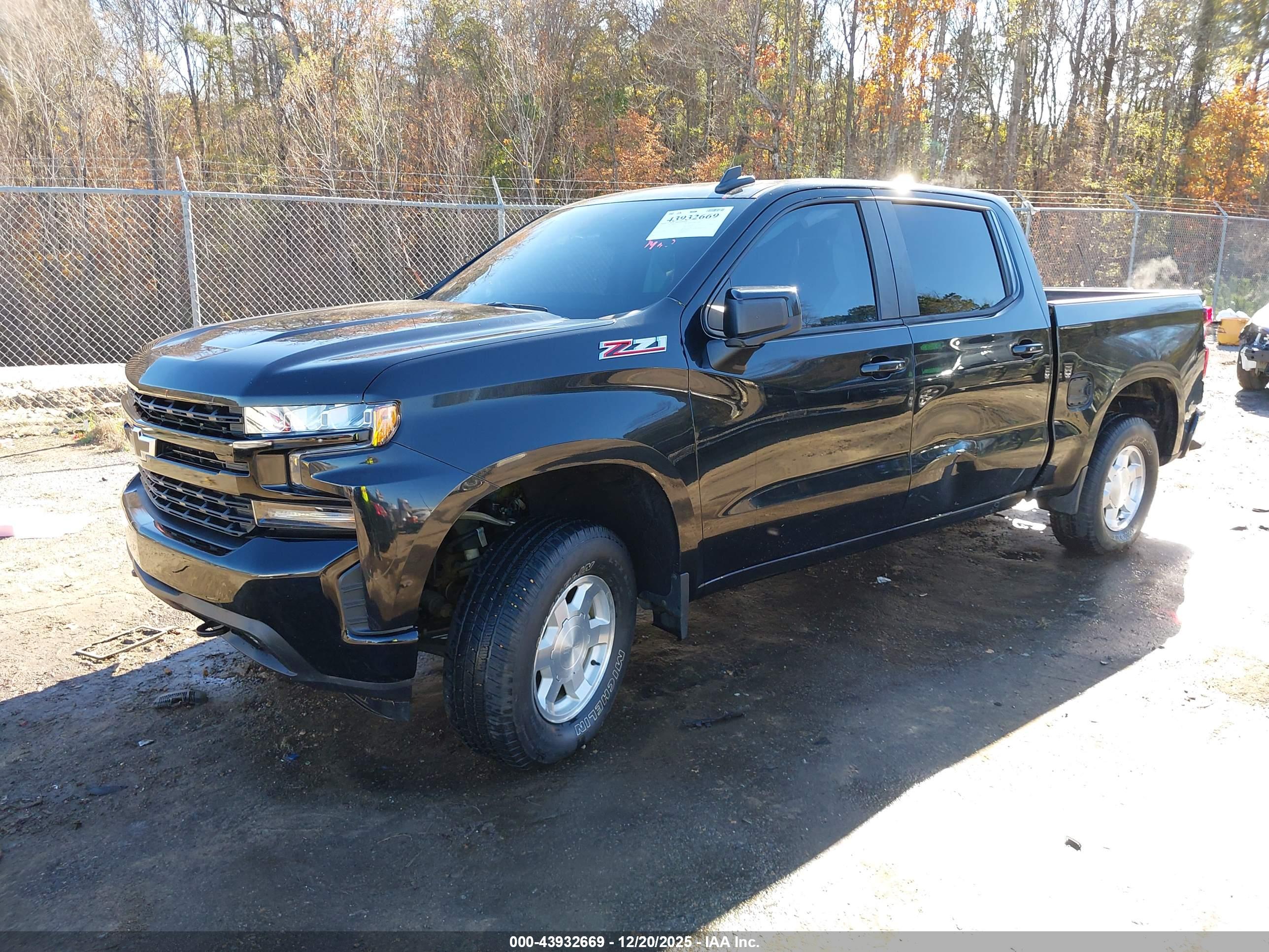 CHEVROLET SILVERADO image 2