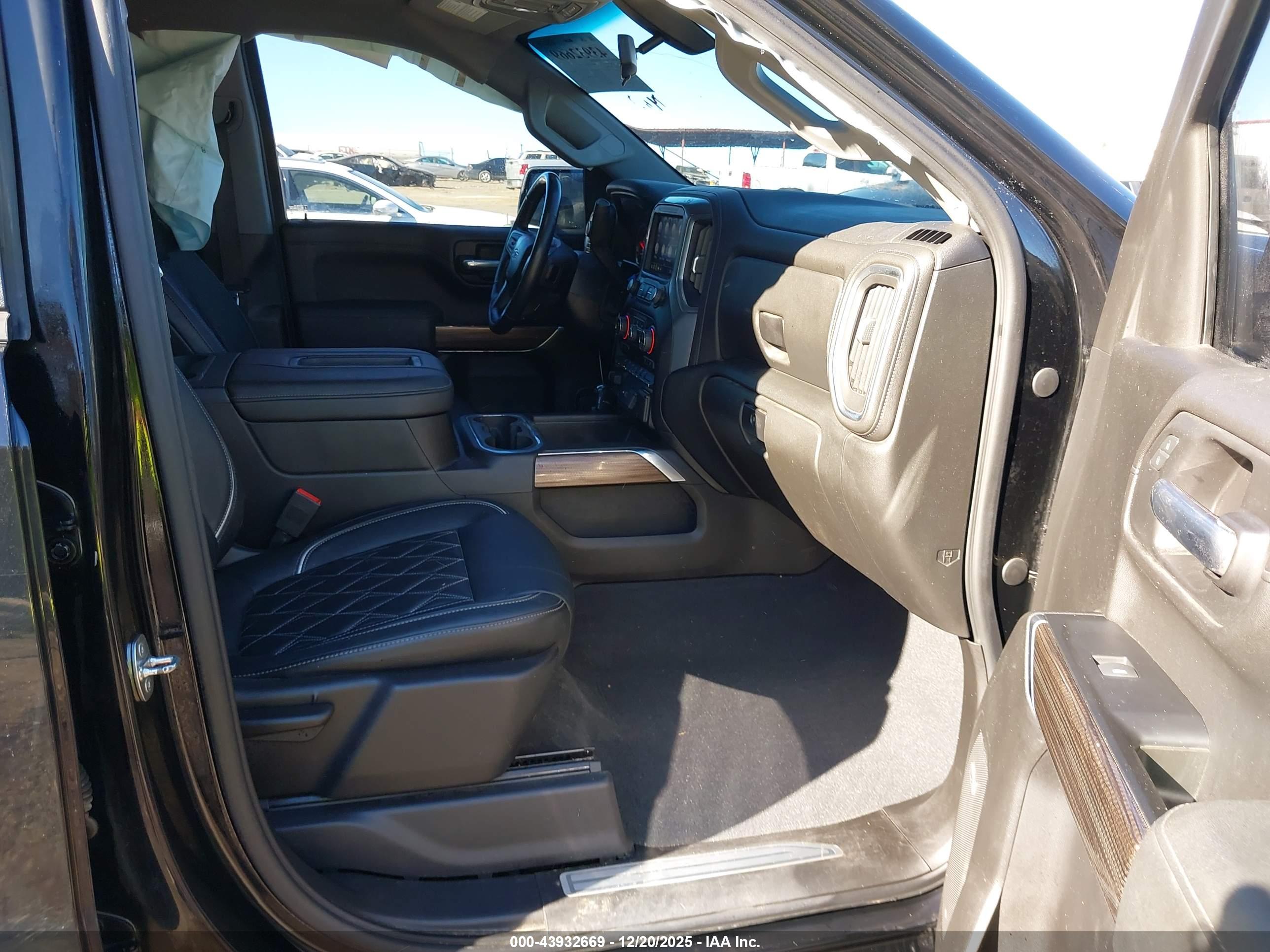 CHEVROLET SILVERADO image 5