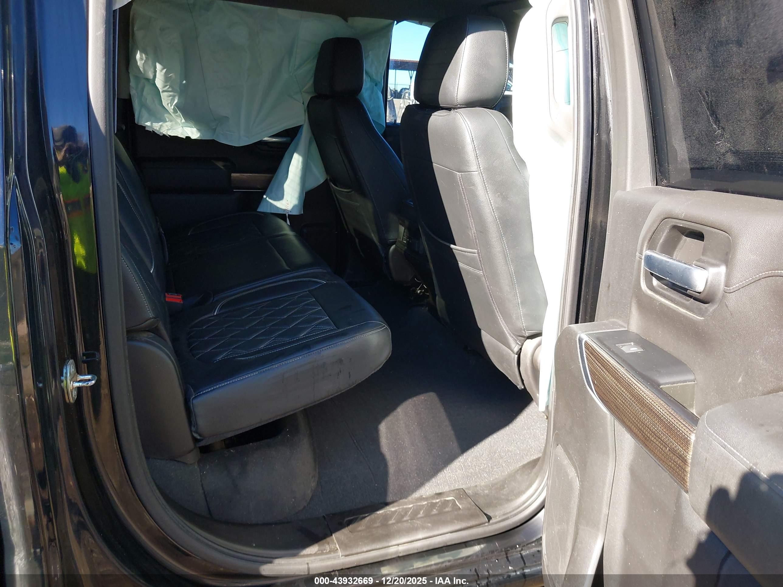 CHEVROLET SILVERADO image 8
