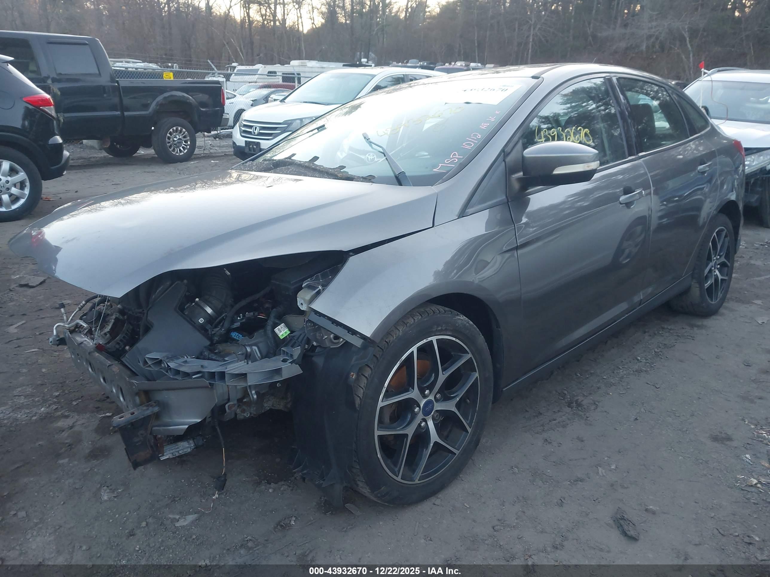 FORD FOCUS image 2