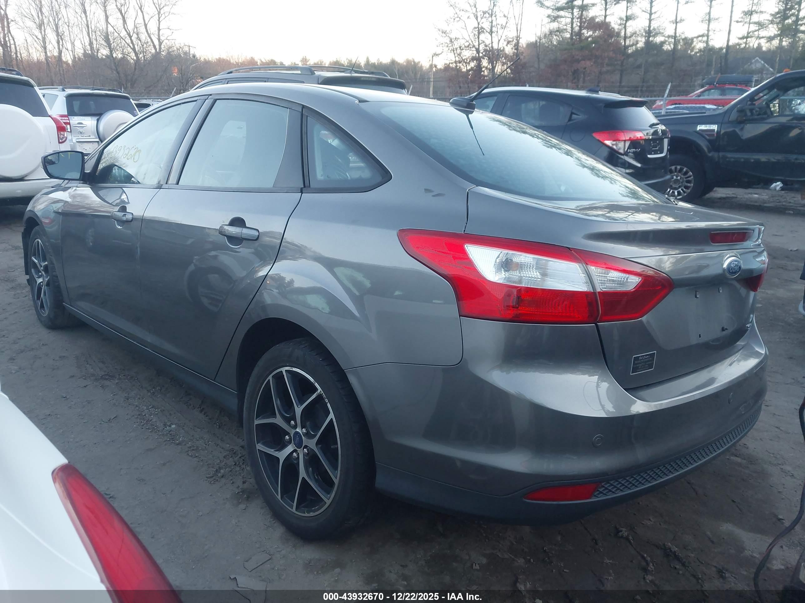 FORD FOCUS image 3