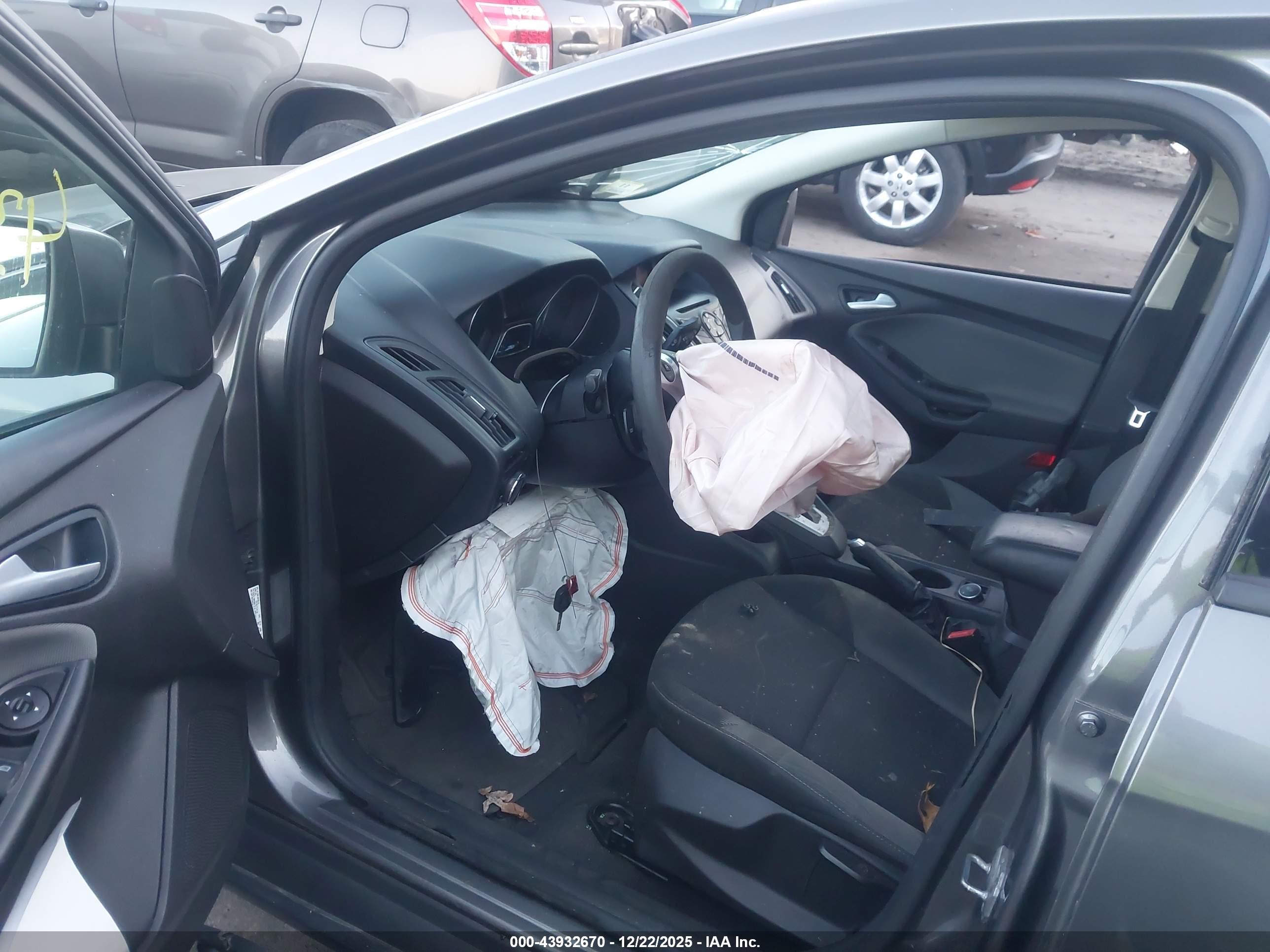 FORD FOCUS image 5