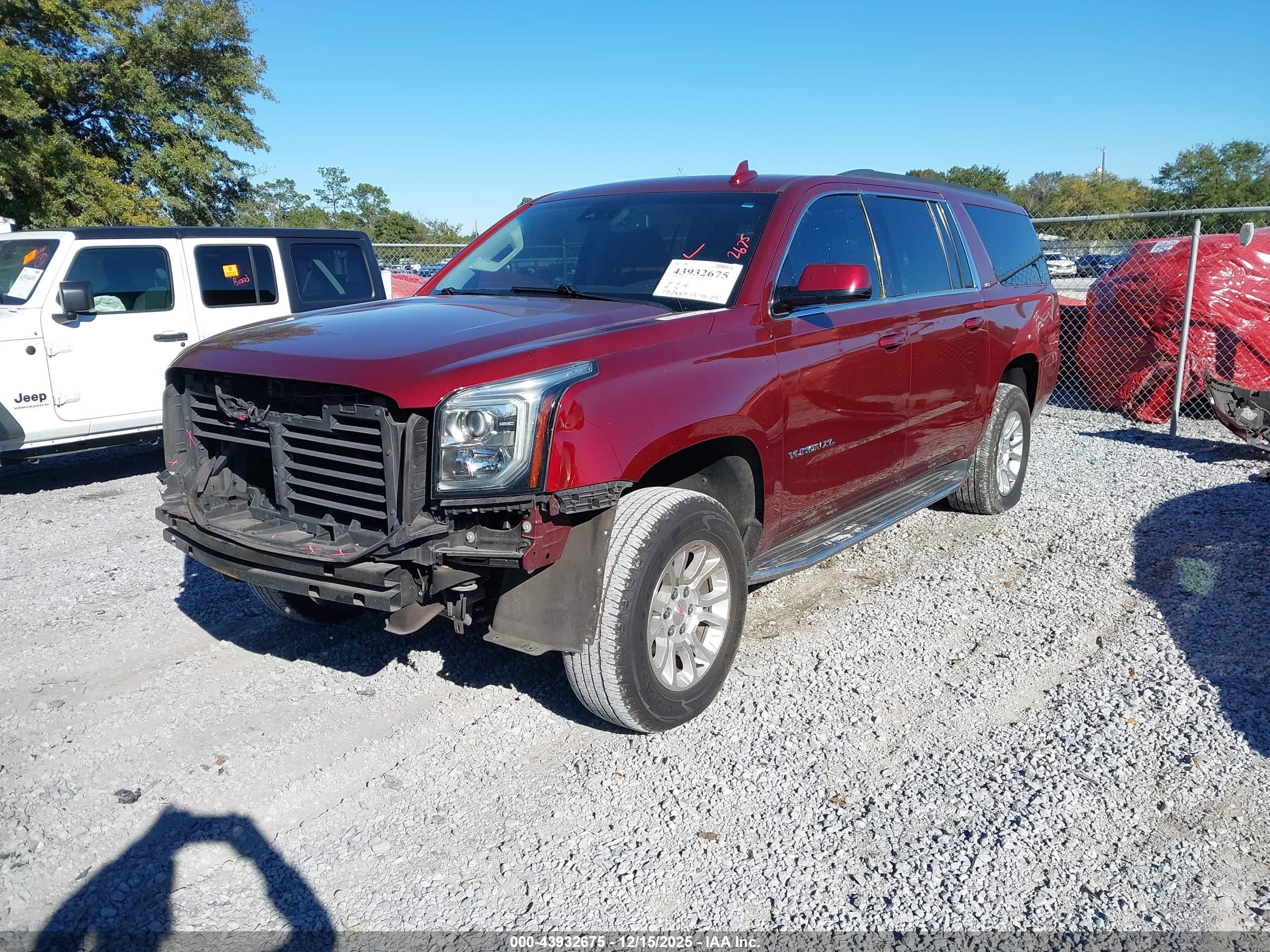 GMC YUKON image 2