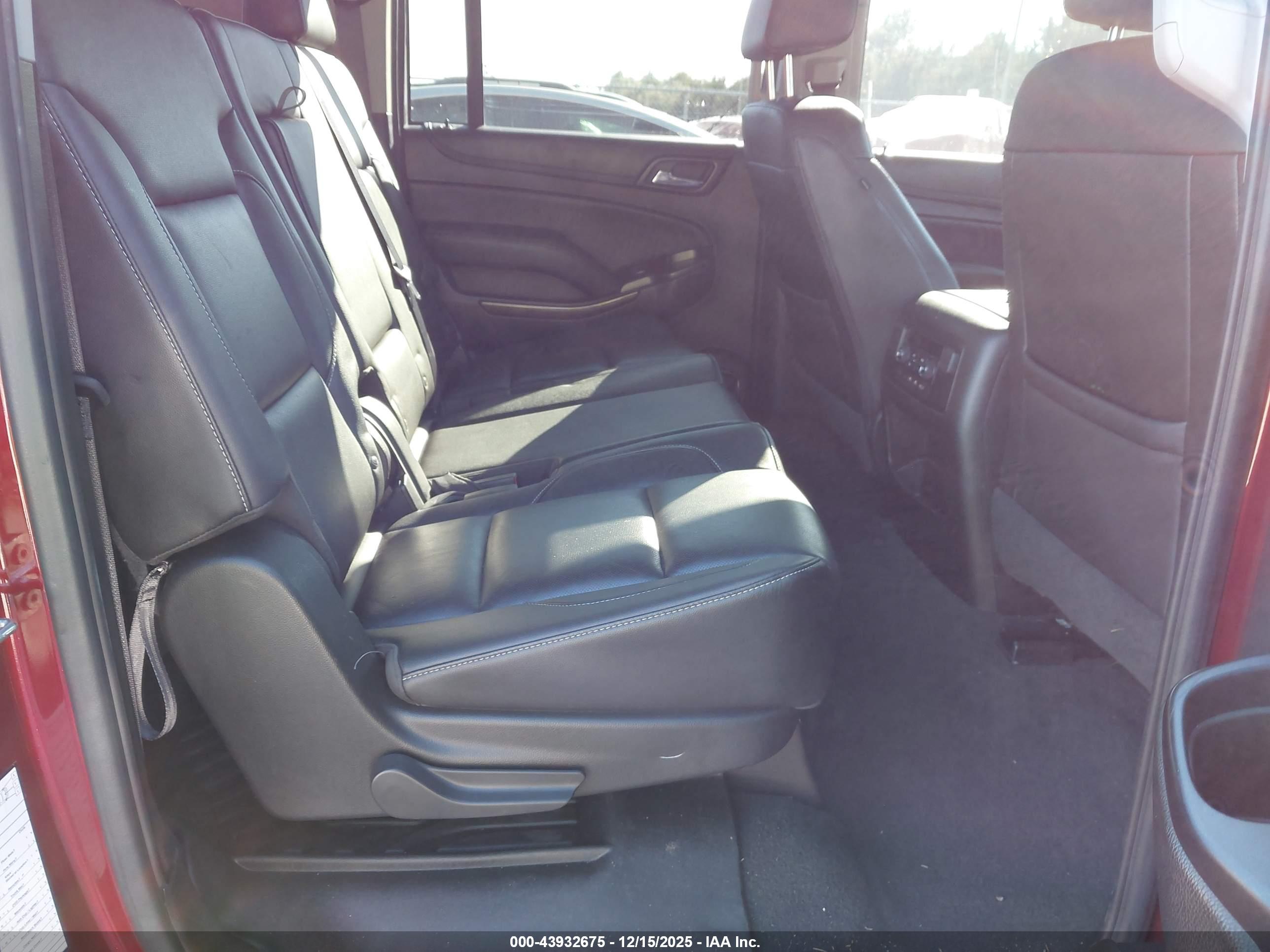 GMC YUKON image 8
