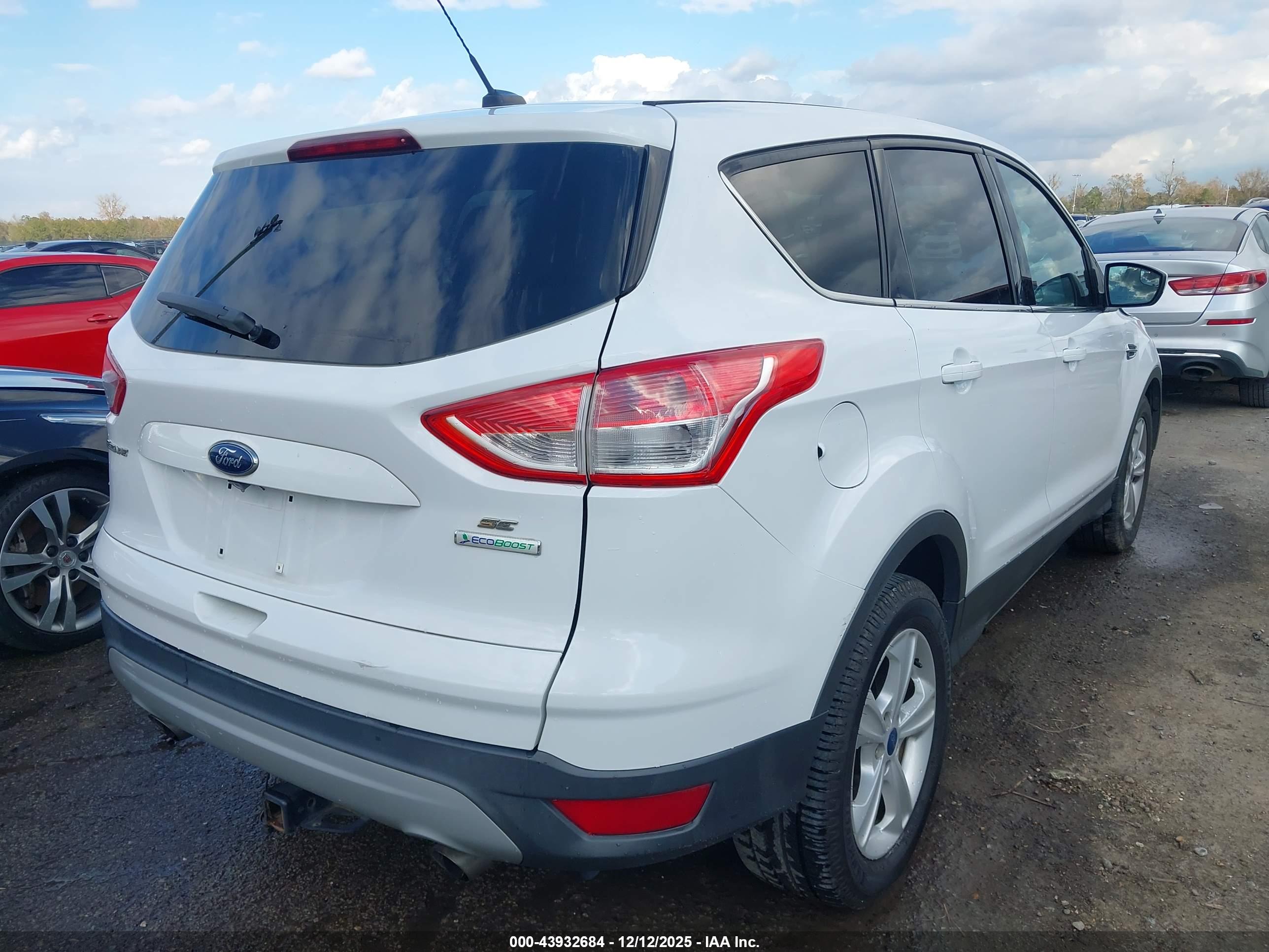 FORD ESCAPE image 4