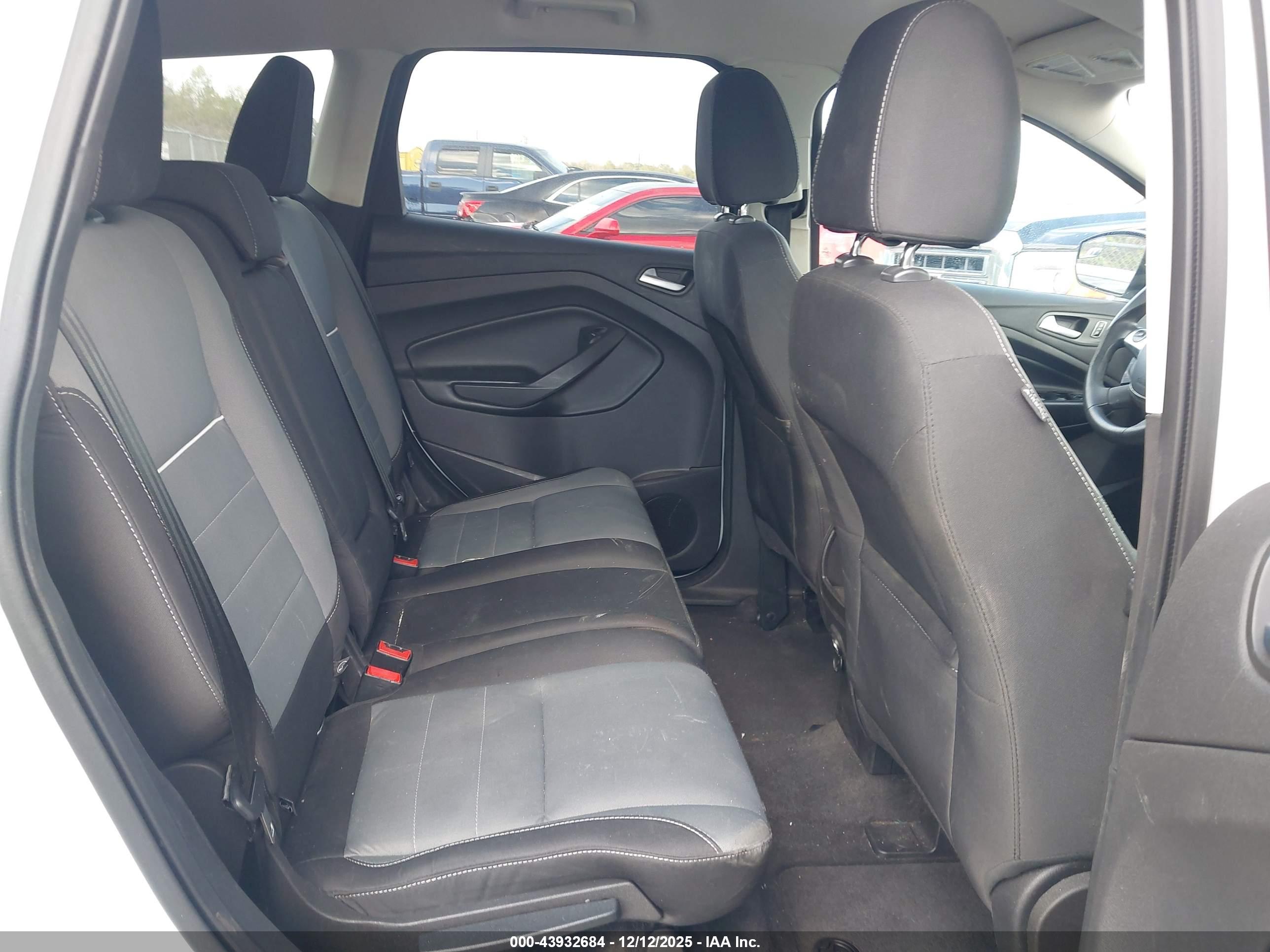 FORD ESCAPE image 8