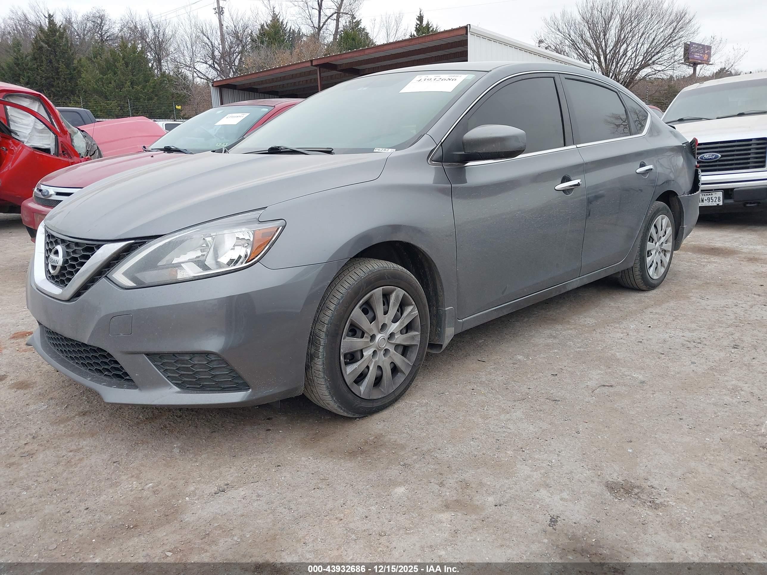 NISSAN SENTRA image 2