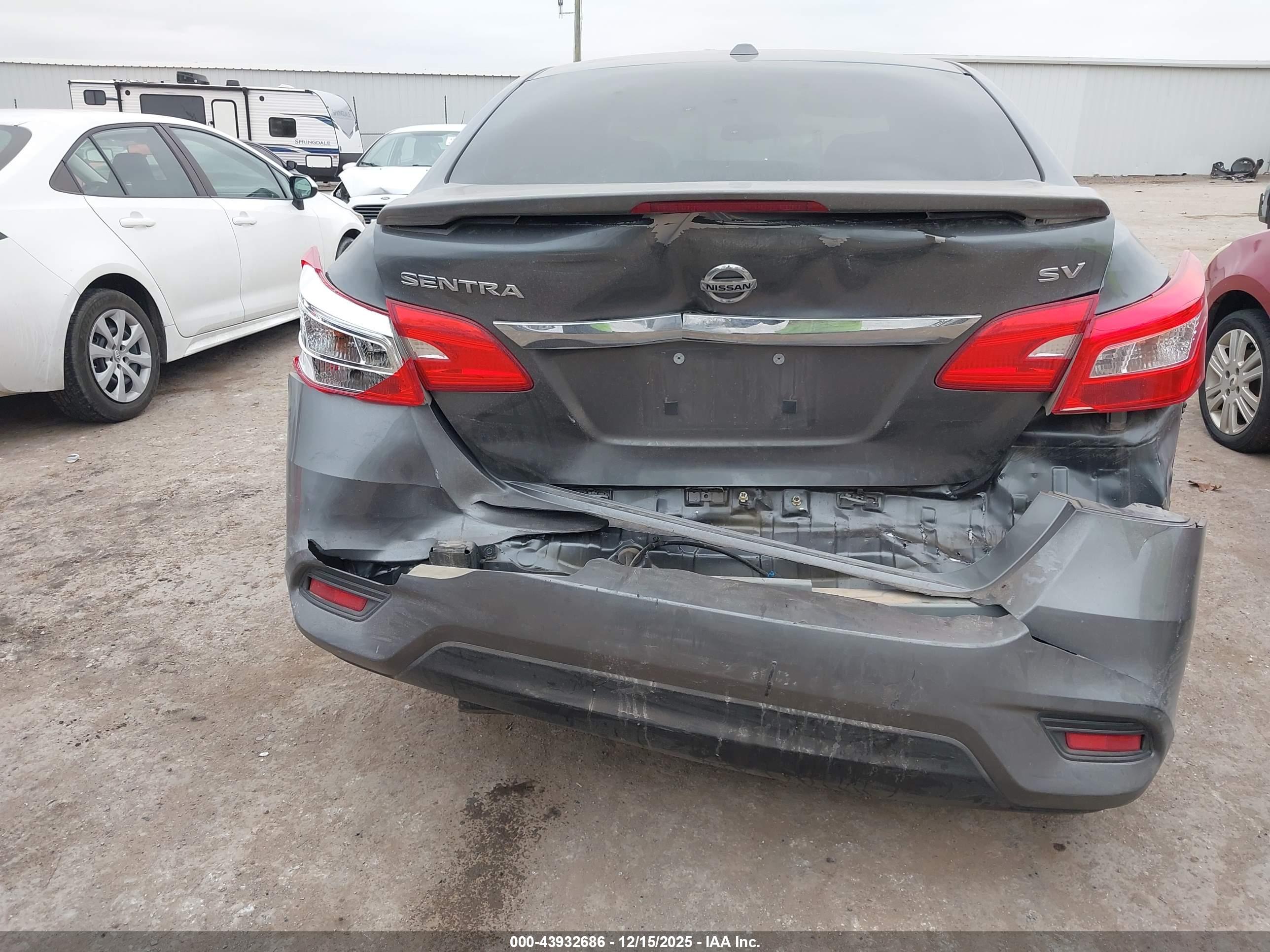 NISSAN SENTRA image 6