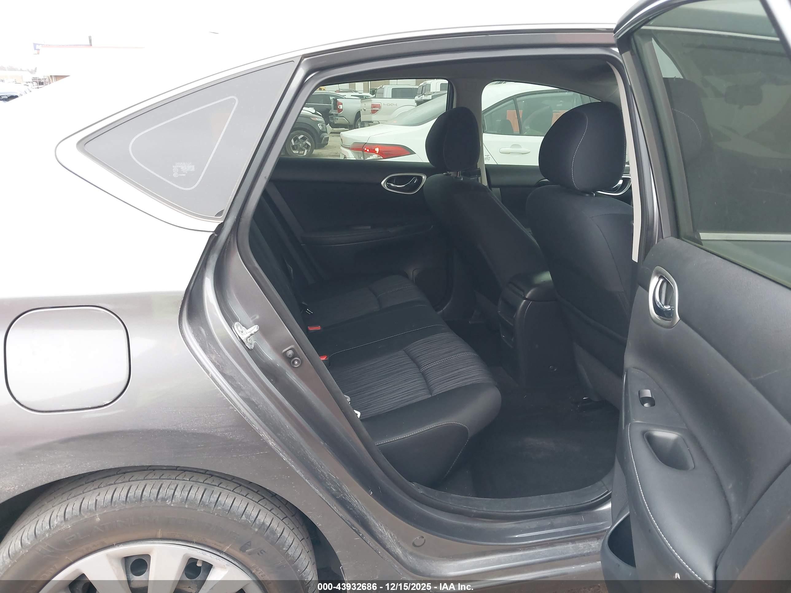 NISSAN SENTRA image 8