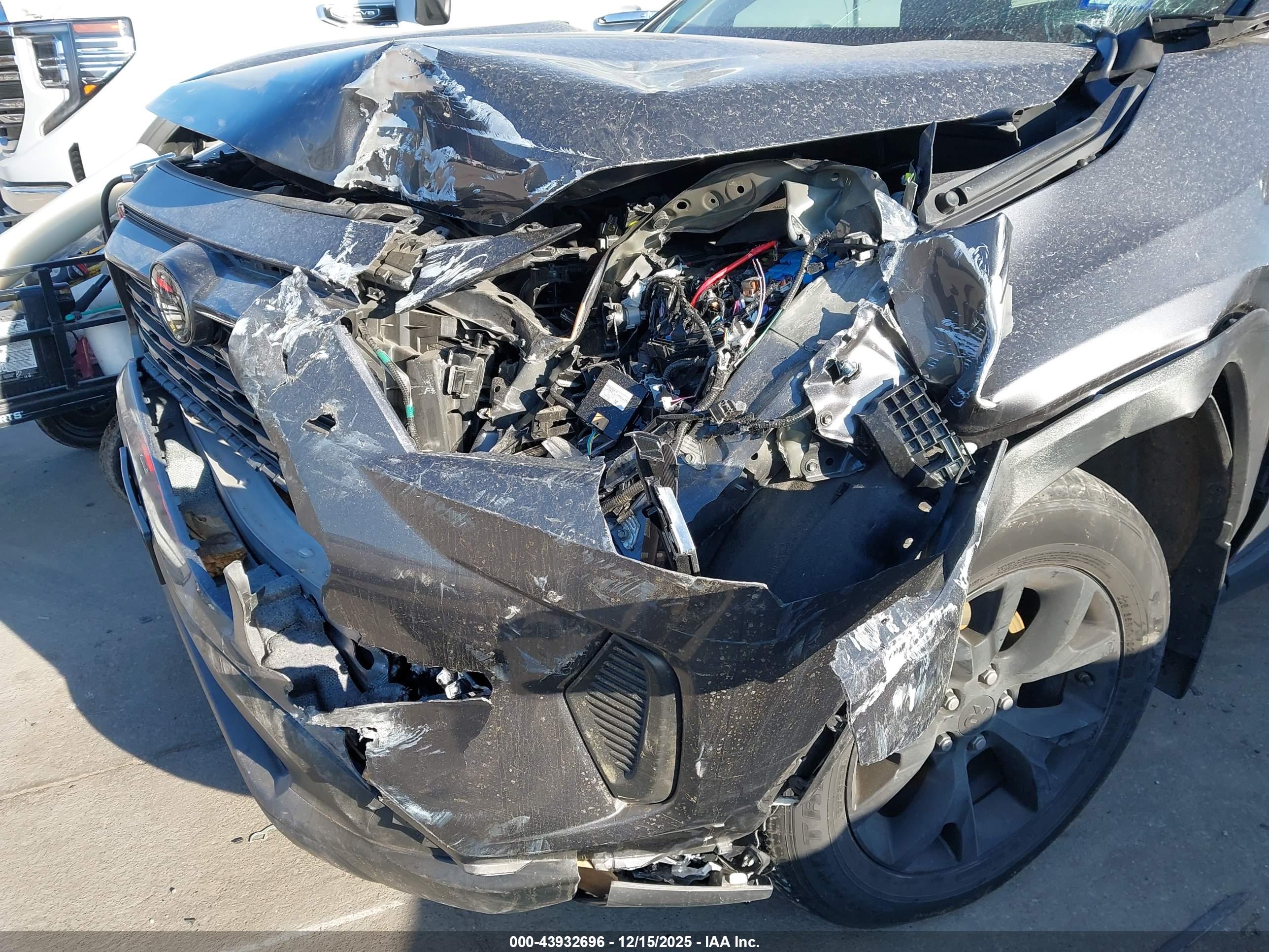 TOYOTA RAV4 image 6