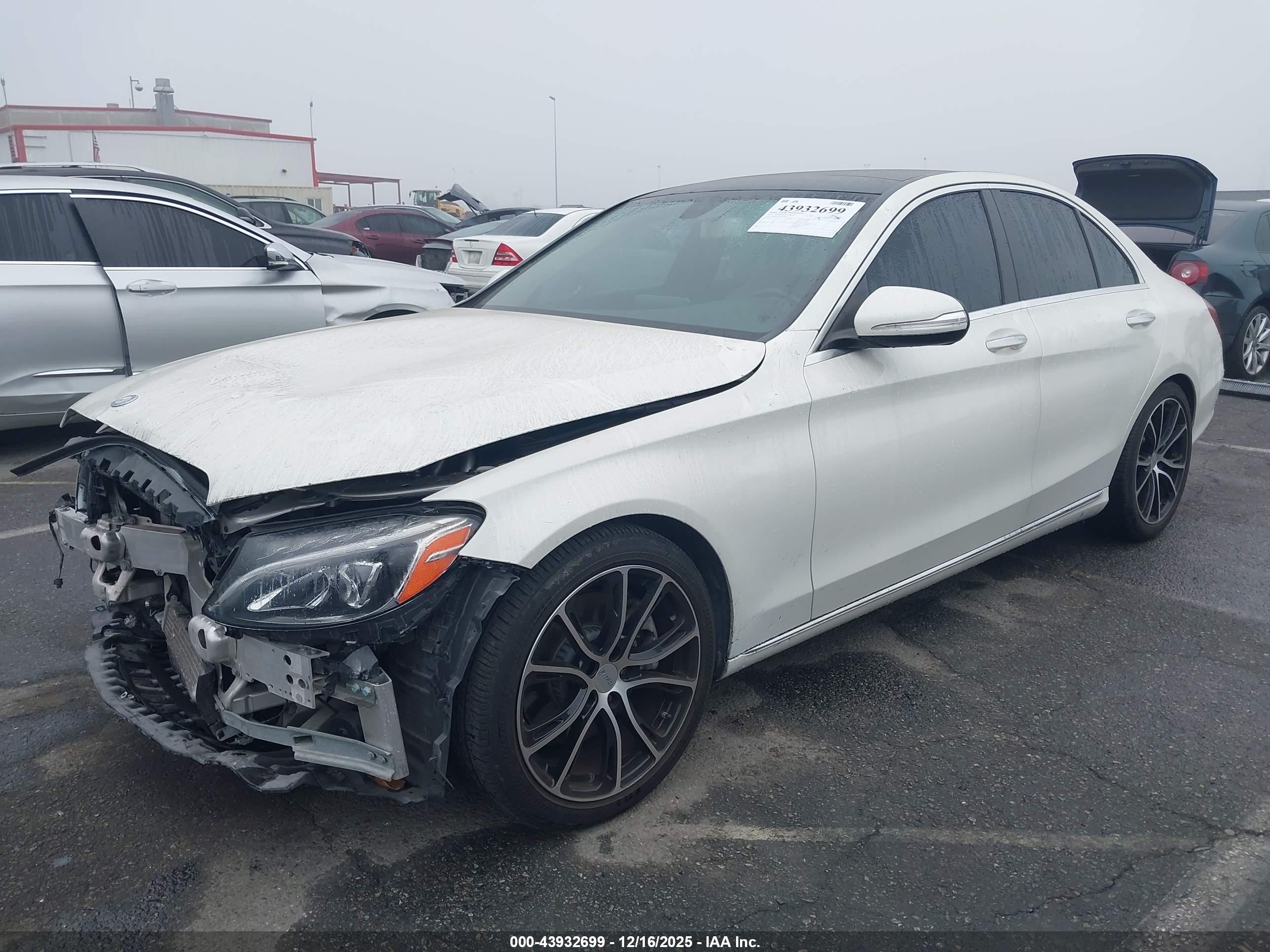 MERCEDES-BENZ C image 2