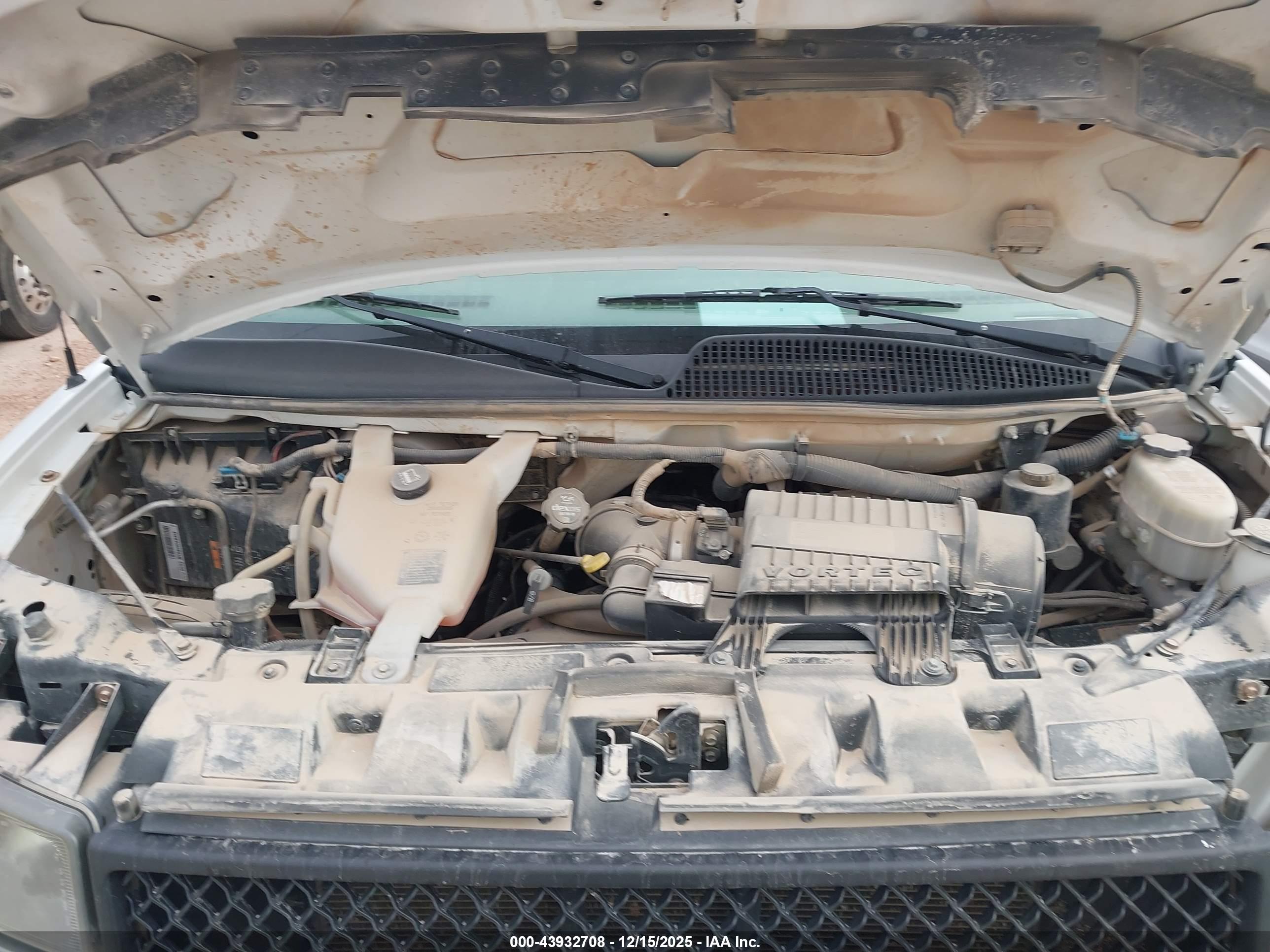 CHEVROLET EXPRESS image 10