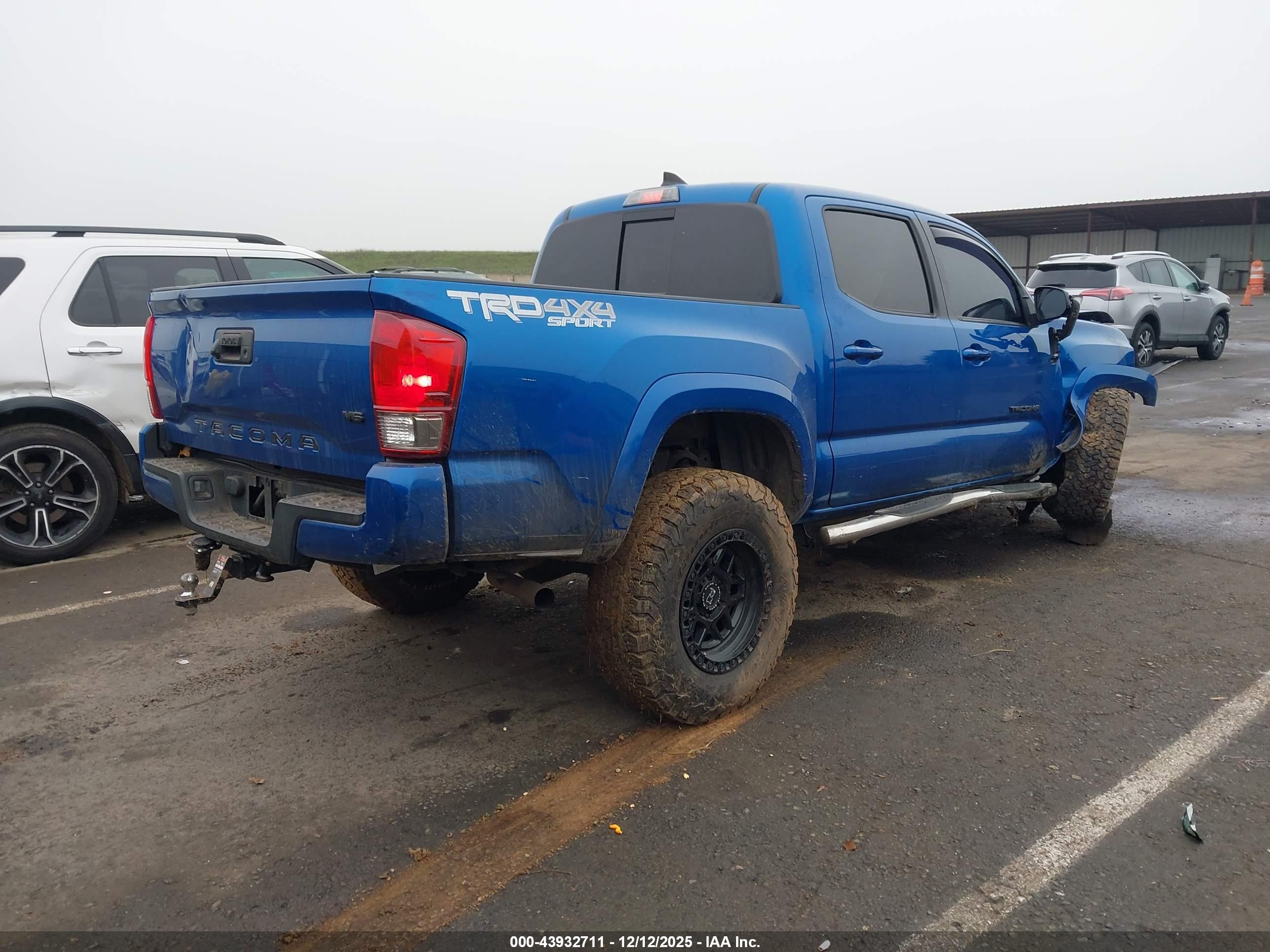 TOYOTA TACOMA image 4