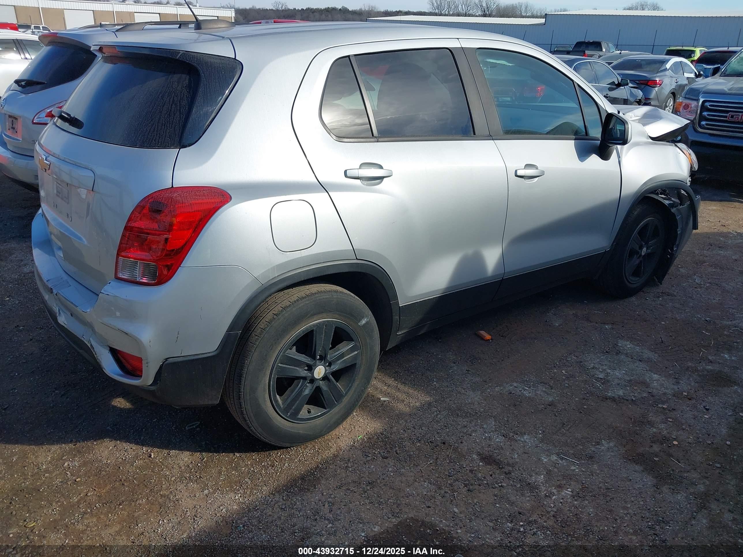 CHEVROLET TRAX image 4