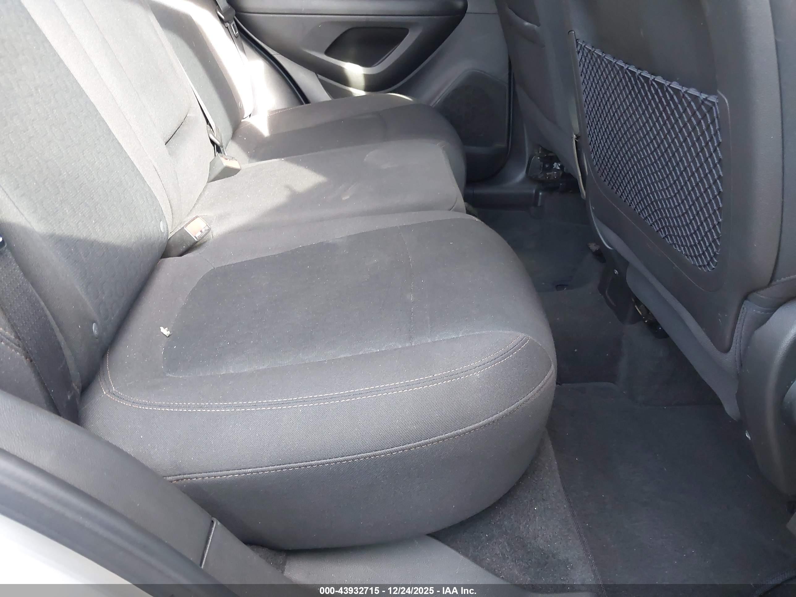 CHEVROLET TRAX image 8