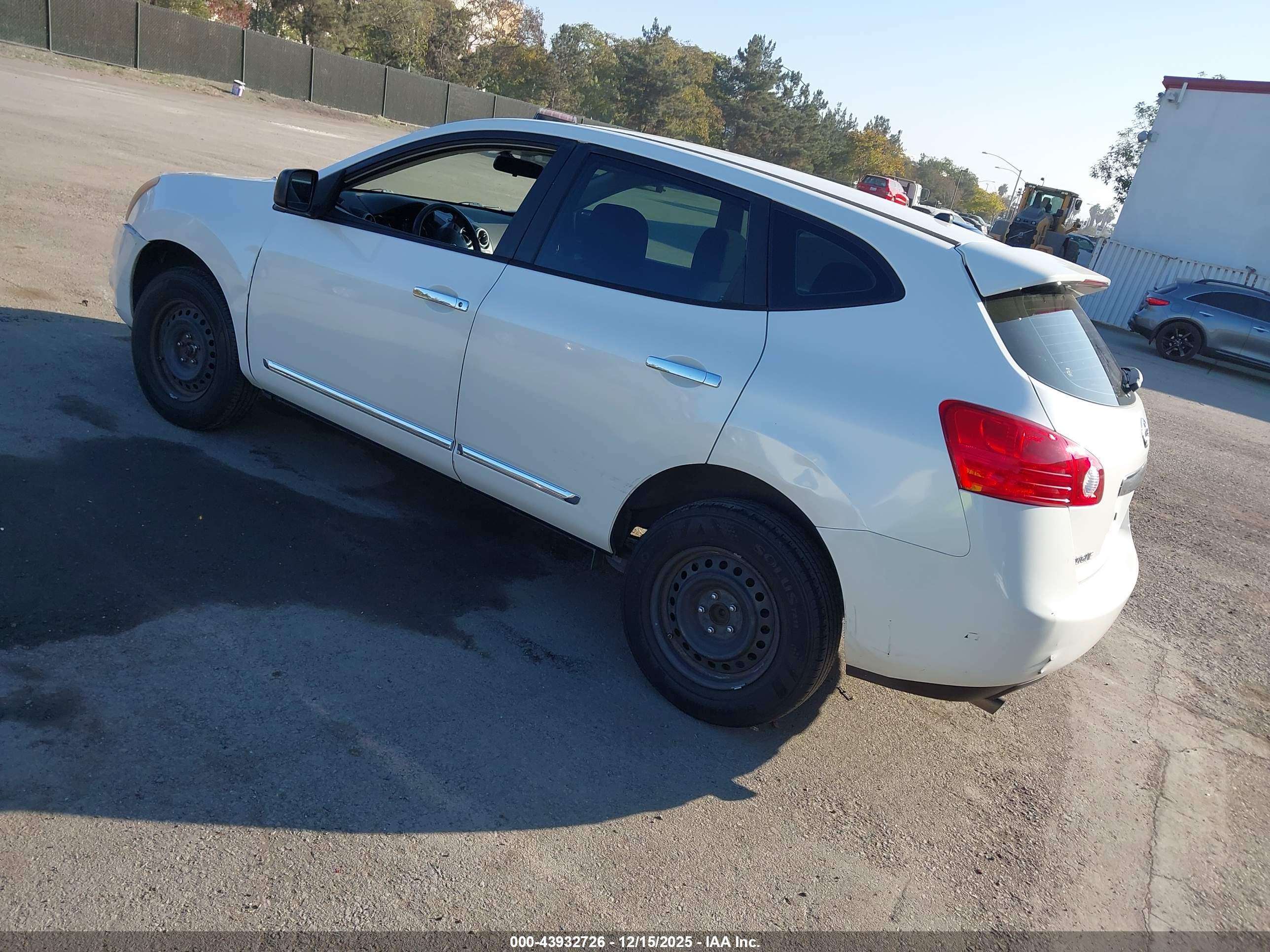 NISSAN ROGUE image 3